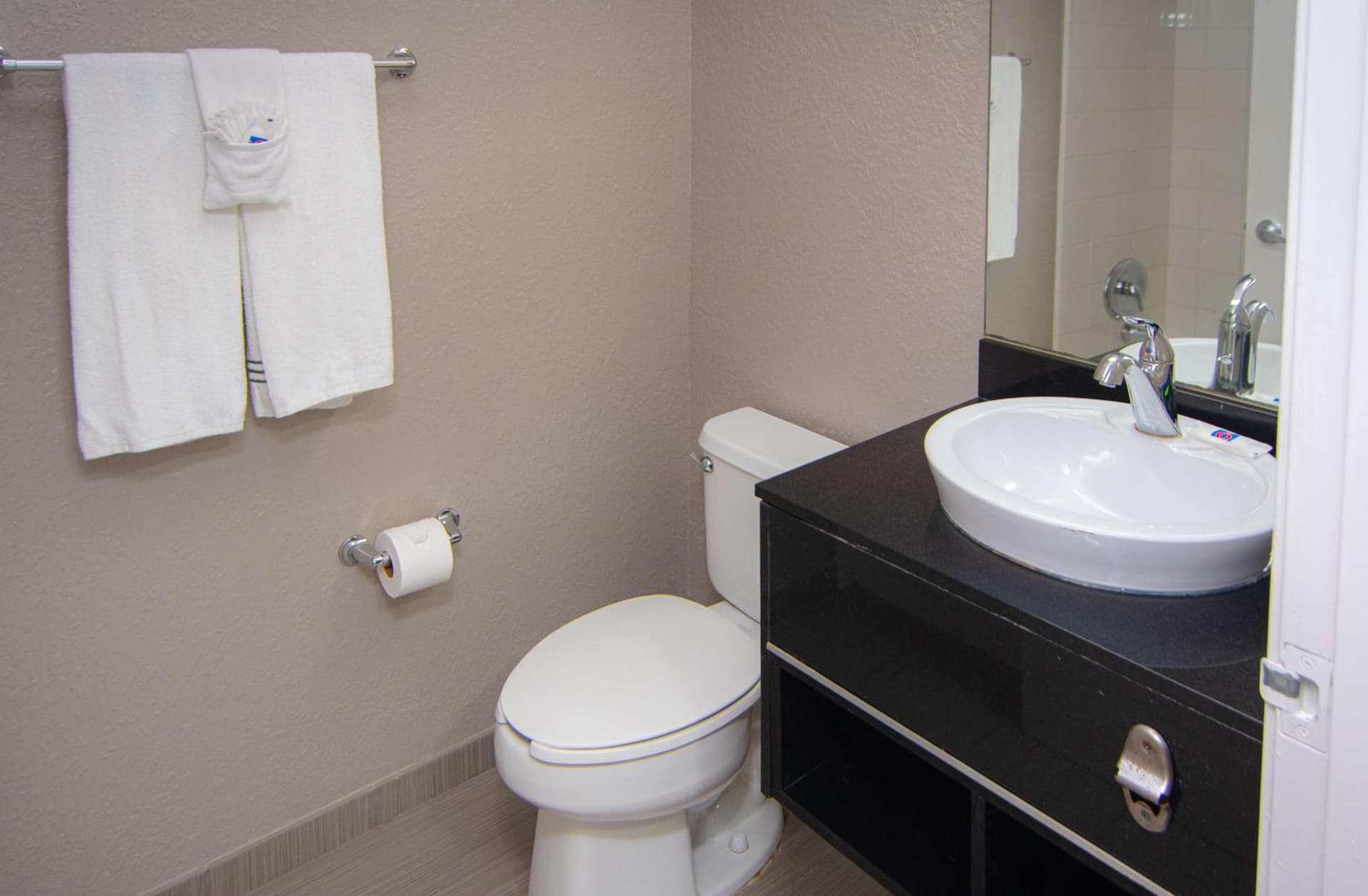 Studio 6 Extended Stay - Coral Springs, FL- Fort Lauderdale gallery photo in Coral Springs, FL — image 51