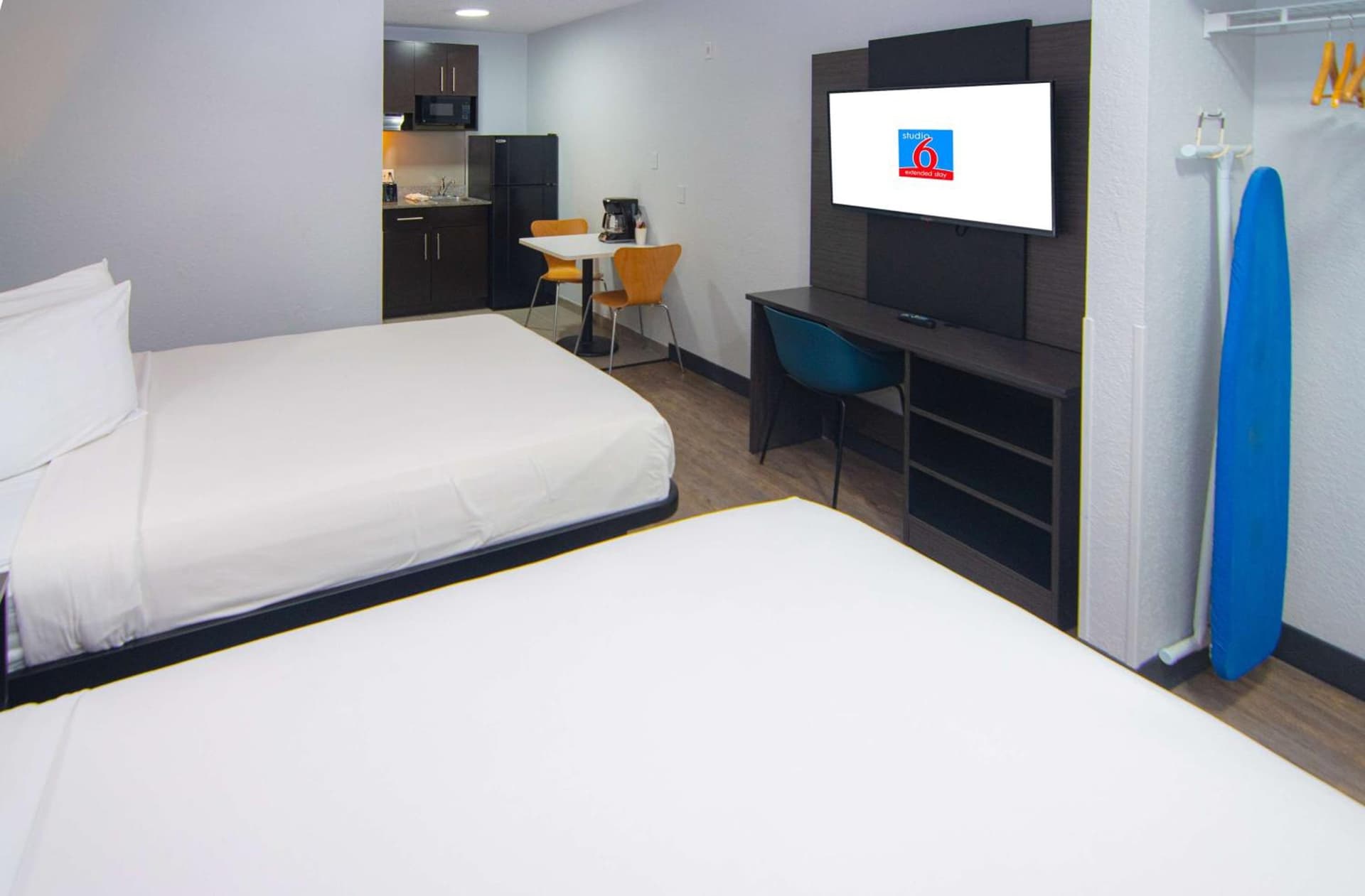 Studio 6 Extended Stay - Coral Springs, FL- Fort Lauderdale gallery photo in Coral Springs, FL — image 67