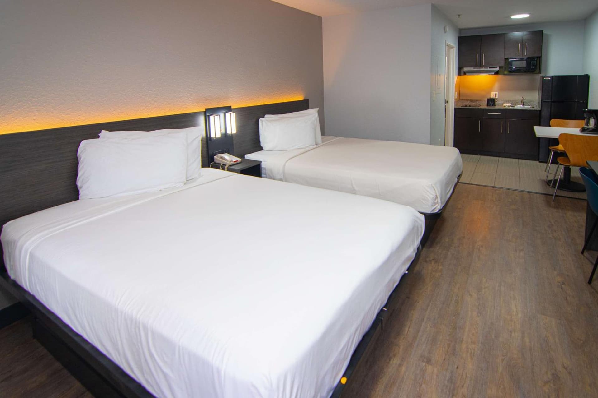 Studio 6 Extended Stay - Coral Springs, FL- Fort Lauderdale gallery photo in Coral Springs, FL — image 5