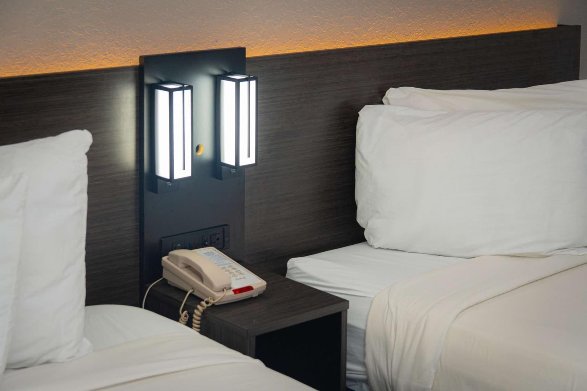 Studio 6 Extended Stay - Coral Springs, FL- Fort Lauderdale gallery photo in Coral Springs, FL — image 7