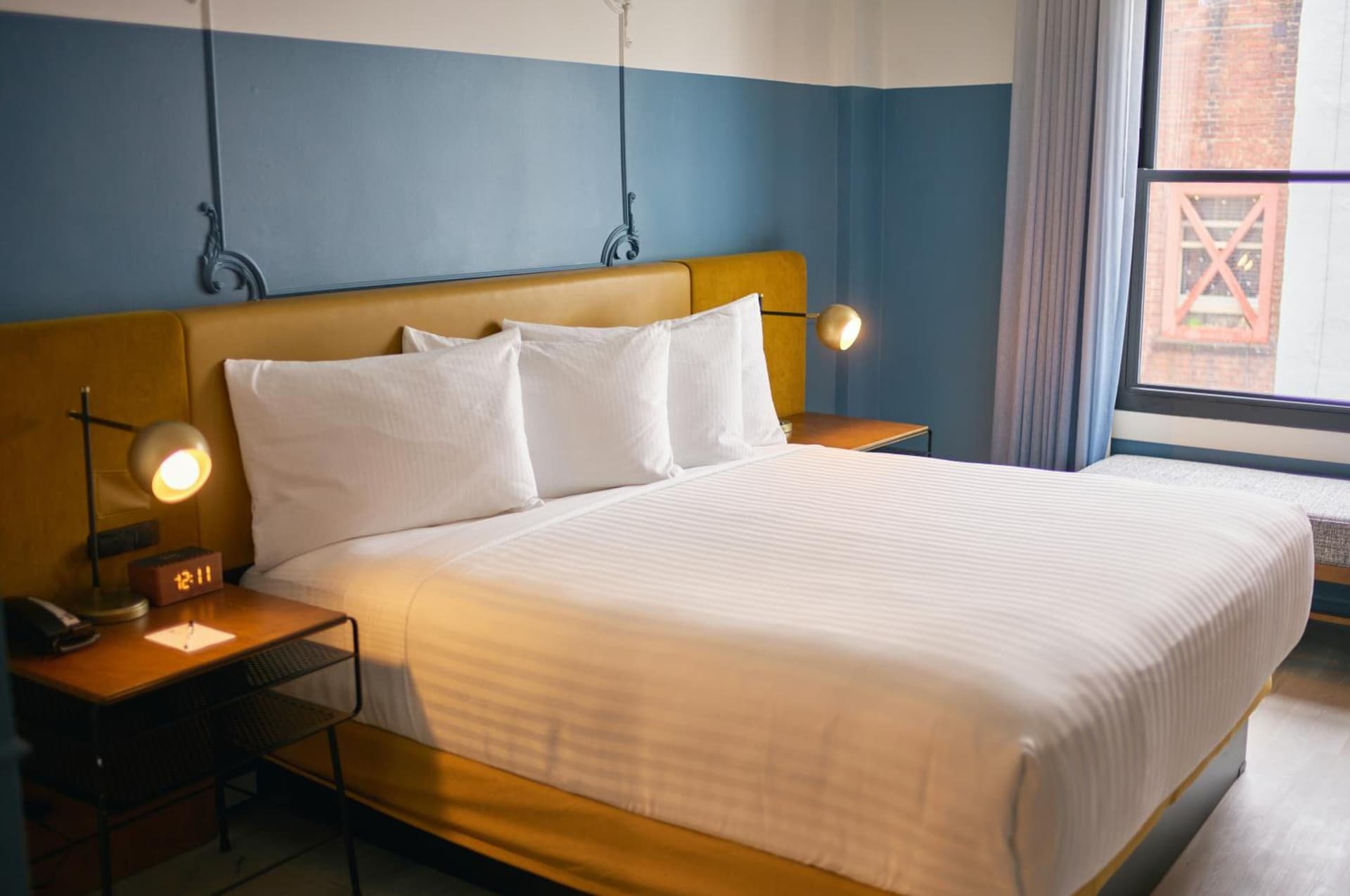 Hotel Julian interior in San Francisco, CA — gallery photo 2