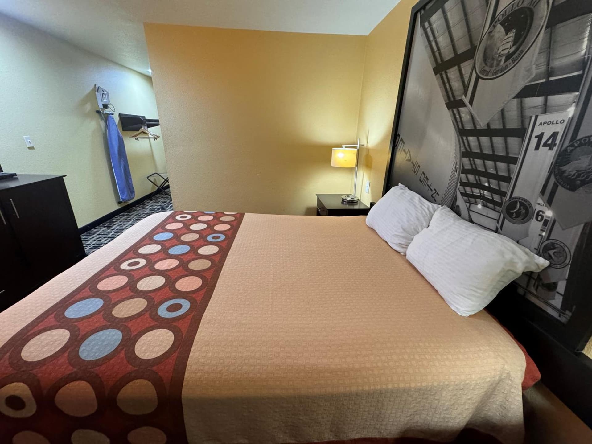 Super 8 by Wyndham Pasadena gallery photo in Pasadena, TX — image 32