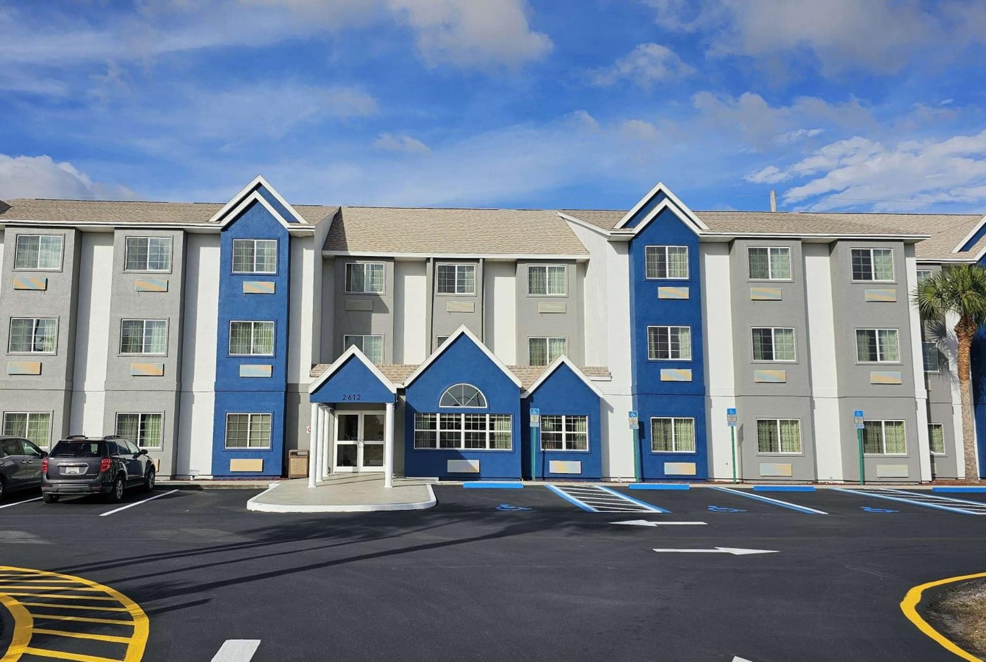 Microtel Inn & Suites by Wyndham Bushnell featured exterior or lobby in Bushnell, FL — similar hotel