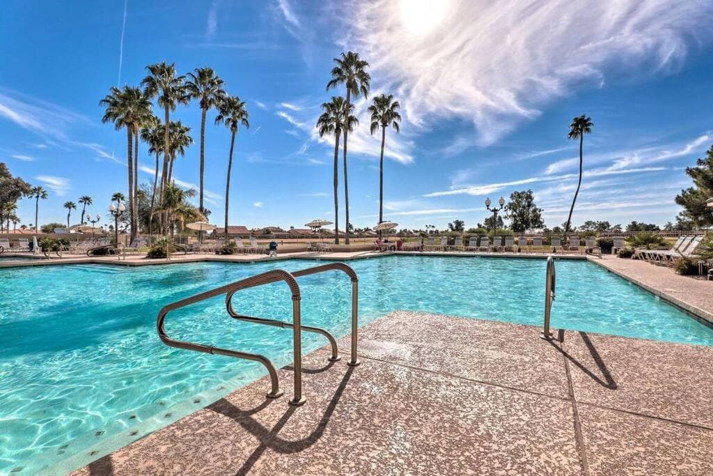 ResortLiving Golf/Pool/Gym/Peace 2Bed 2Bath Oasis interior in Sun Lakes, AZ — gallery photo 2