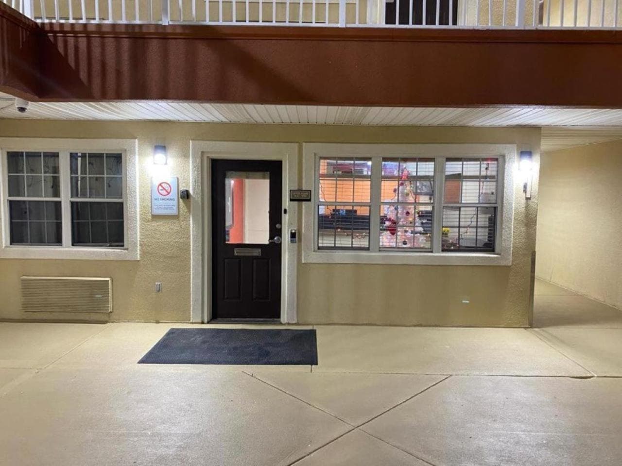 Suburban Studios Winston-Salem near Hanes Mall gallery photo in Winston-Salem, NC — image 6