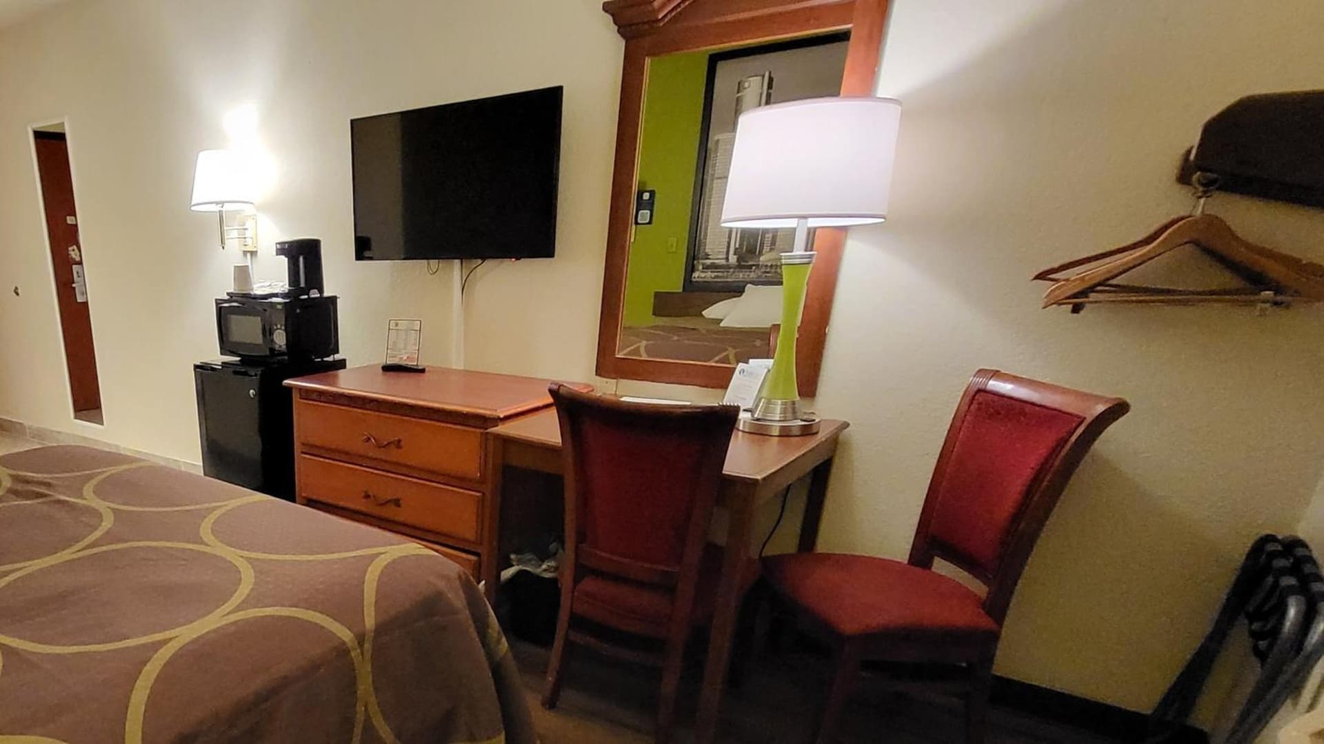 Super 8 by Wyndham Canton/Livonia Area gallery photo in Canton — image 15
