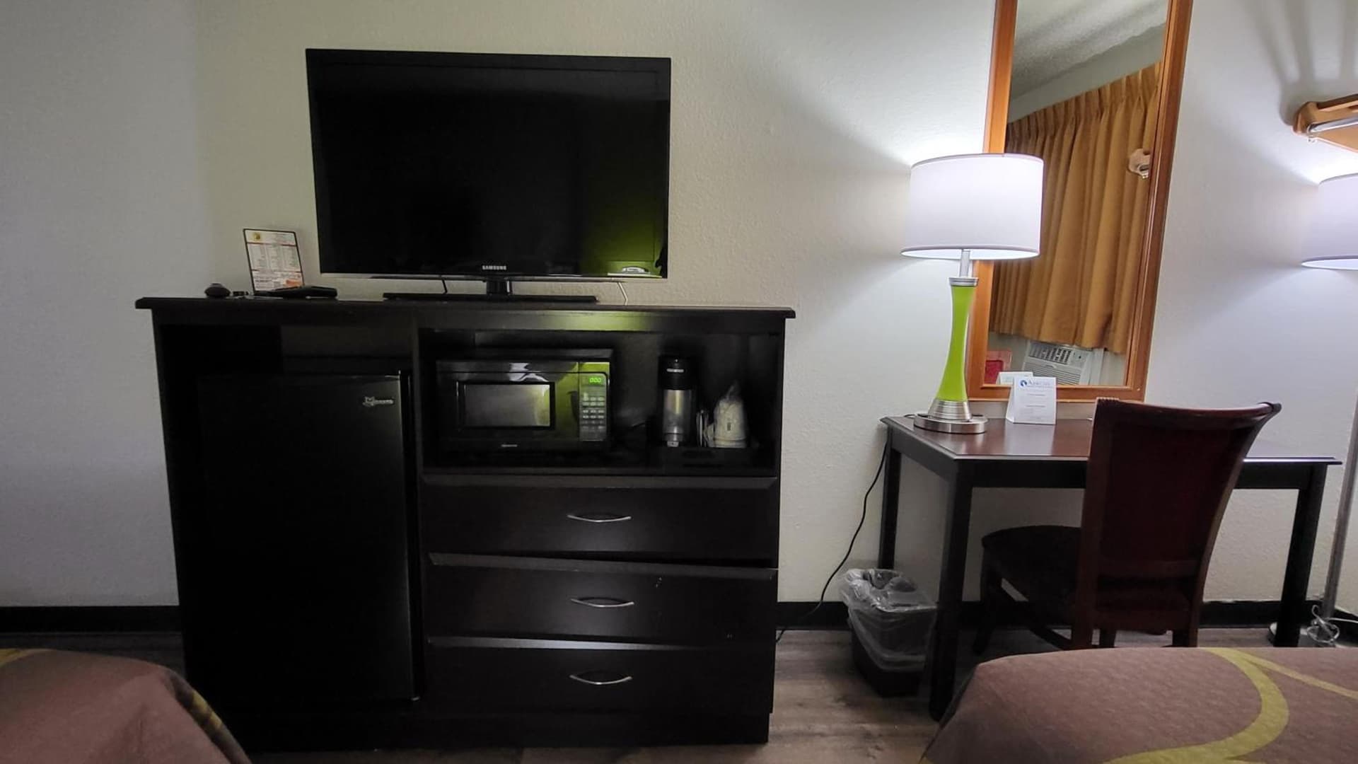Super 8 by Wyndham Canton/Livonia Area gallery photo in Canton — image 29