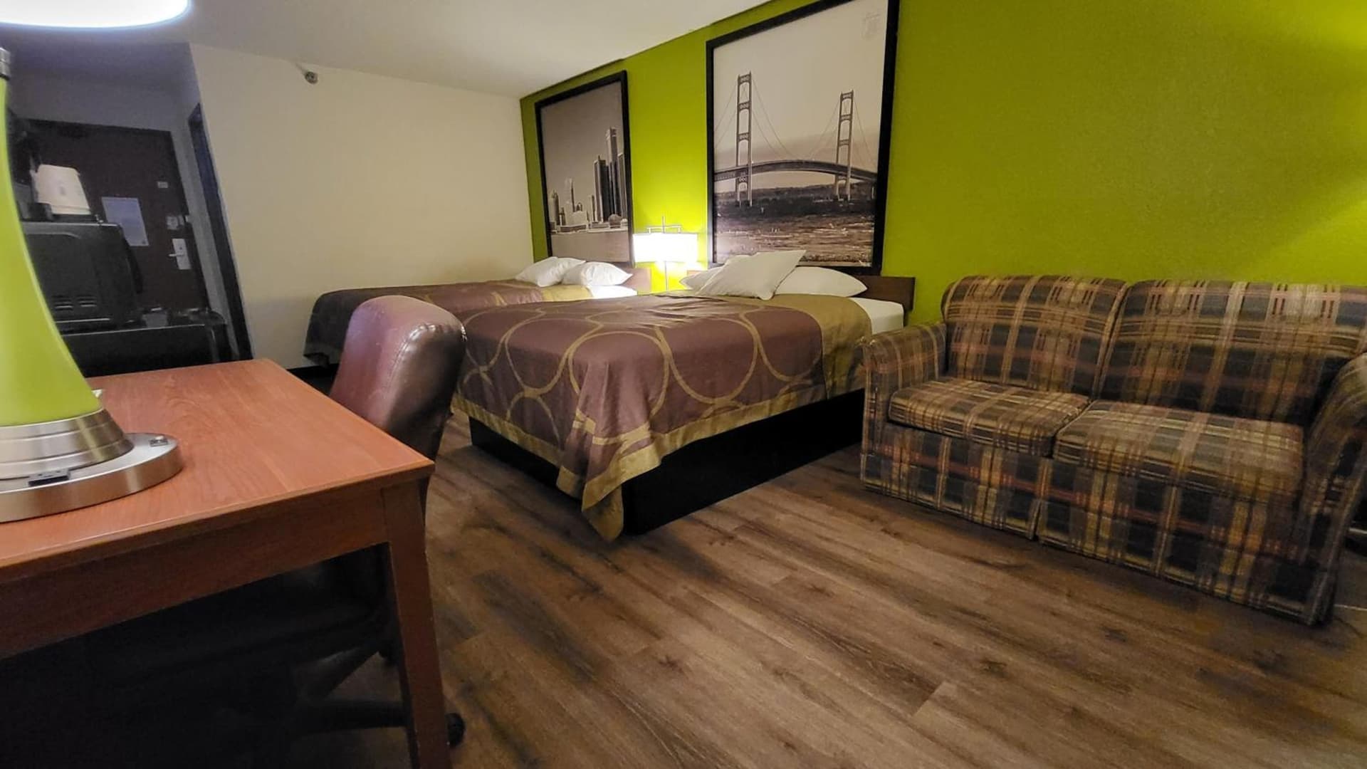 Super 8 by Wyndham Canton/Livonia Area gallery photo in Canton — image 24