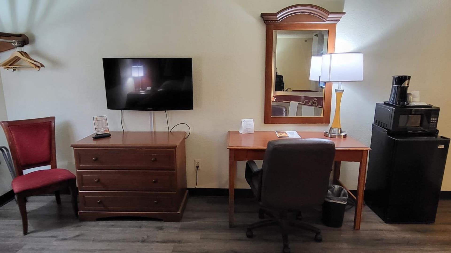 Super 8 by Wyndham Canton/Livonia Area gallery photo in Canton — image 44