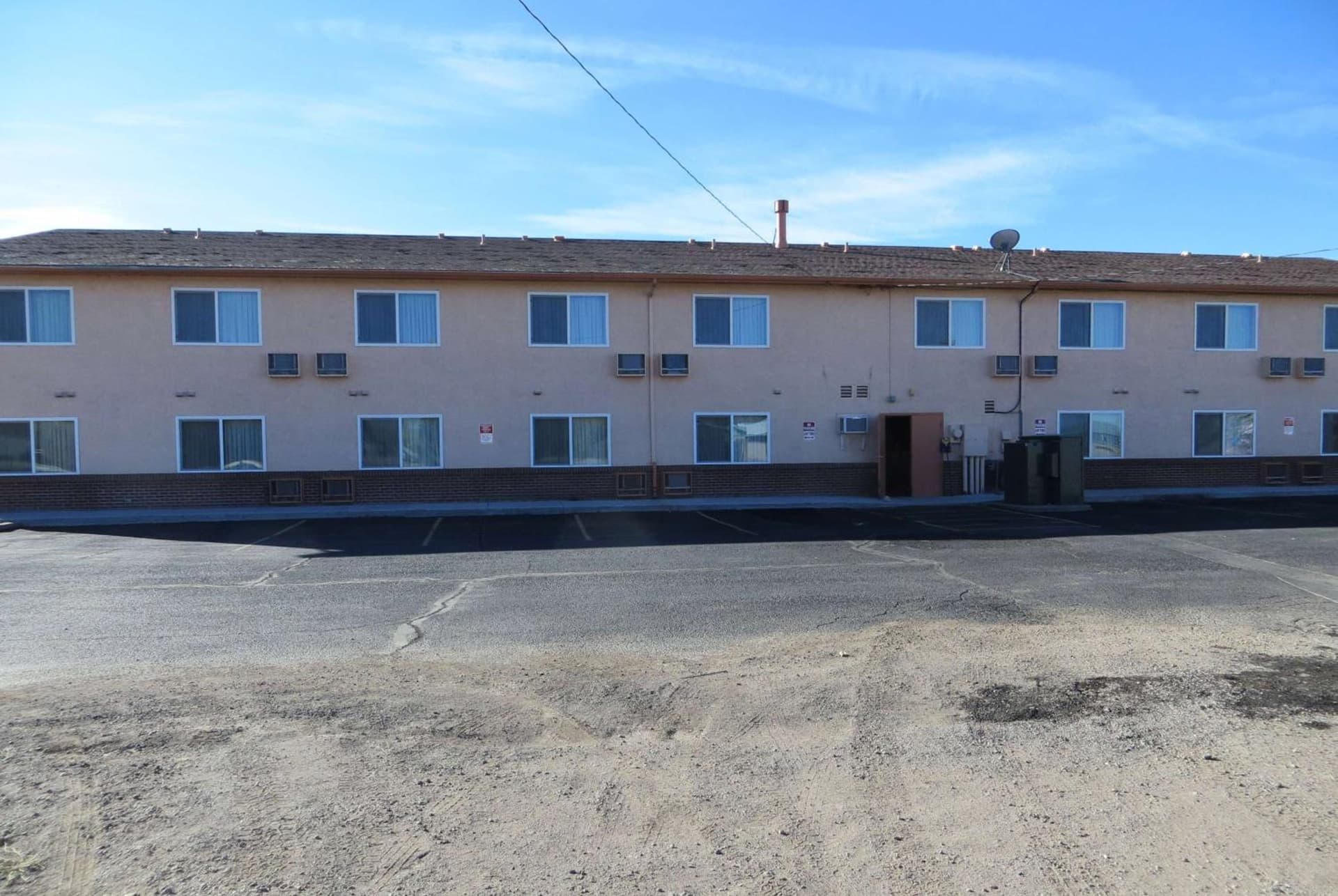 Days Inn by Wyndham Alamosa interior in Alamosa, CO — gallery photo 2