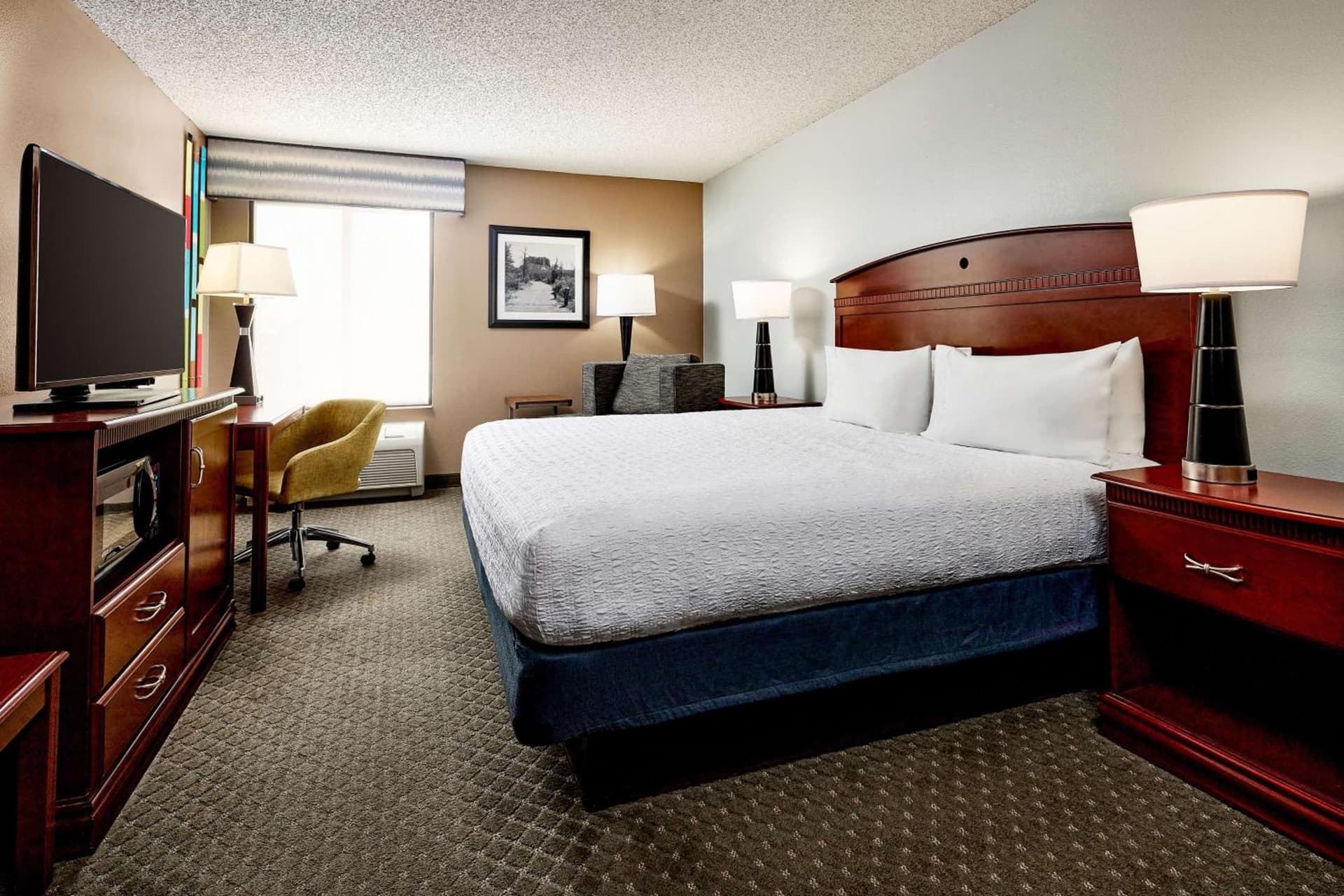 Hampton Inn Longmont interior in Longmont, CO — gallery photo 2
