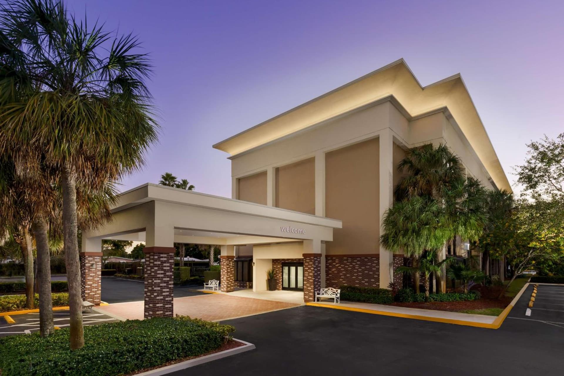 Hampton Inn Ft. Lauderdale-Cypress Creek interior in Fort Lauderdale, FL — gallery photo 2