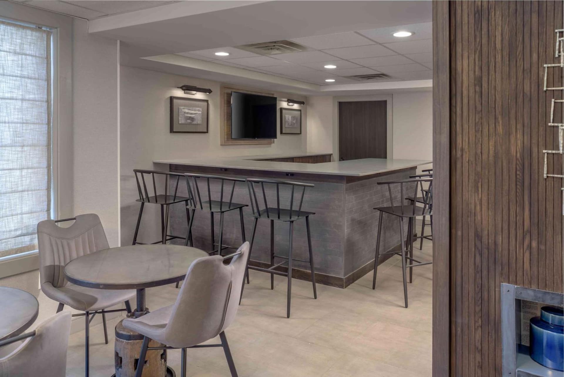 Holiday Inn Express South Burlington - Downtown by IHG gallery photo in Burlington, VT — image 16