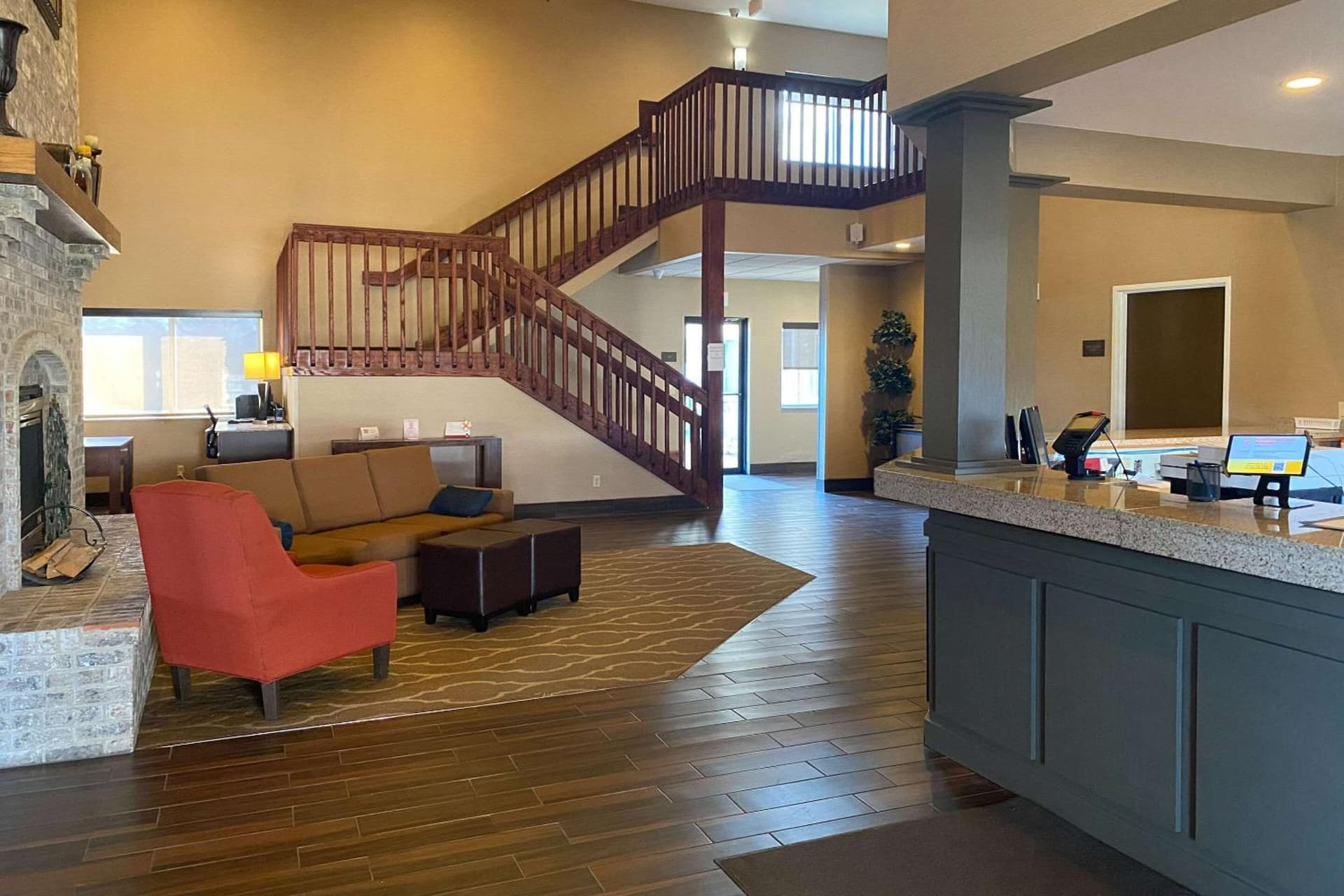 Comfort Suites Peoria I-74 gallery photo in Peoria, IL — image 12