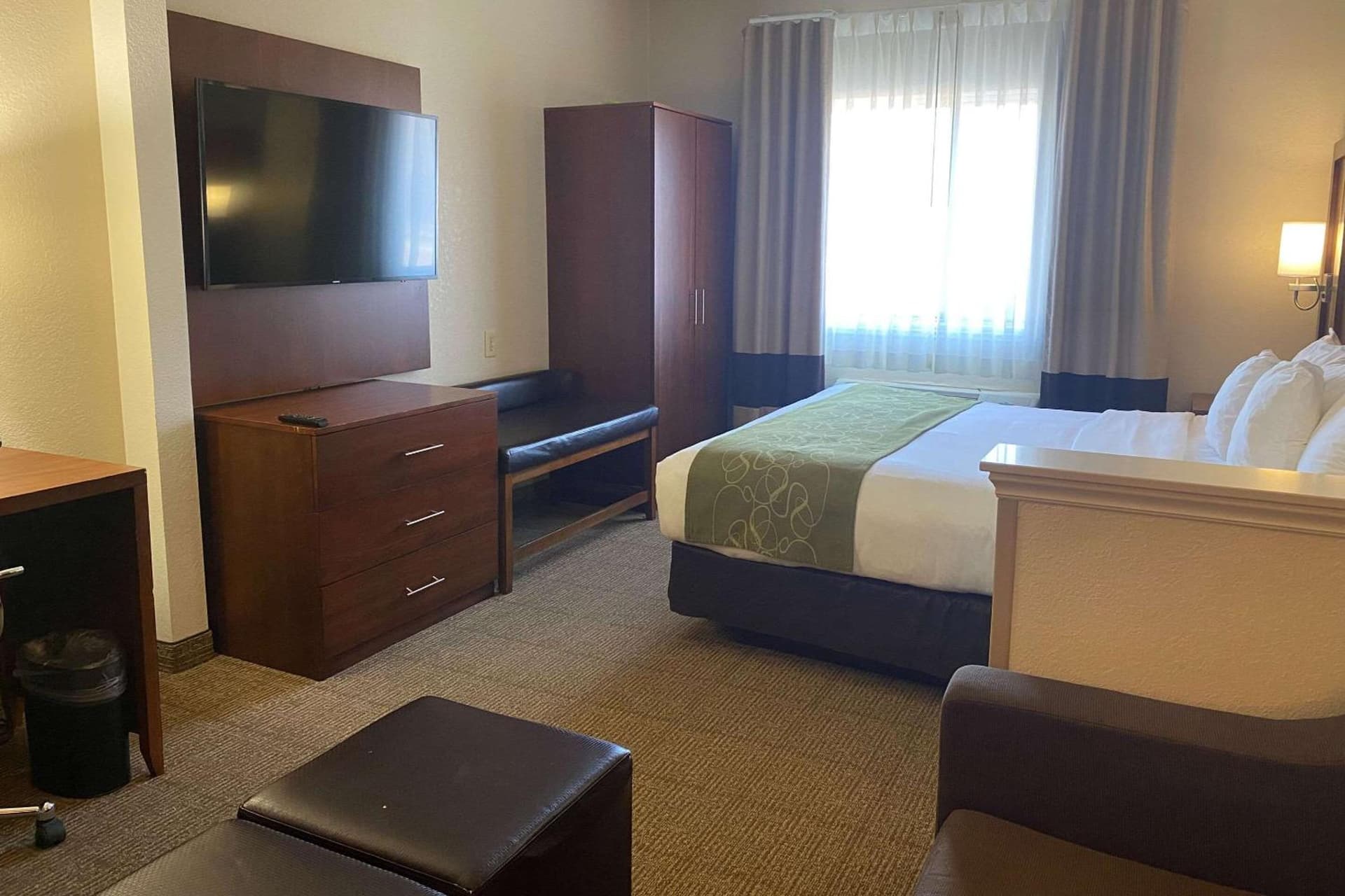 Comfort Suites Peoria I-74 gallery photo in Peoria, IL — image 41