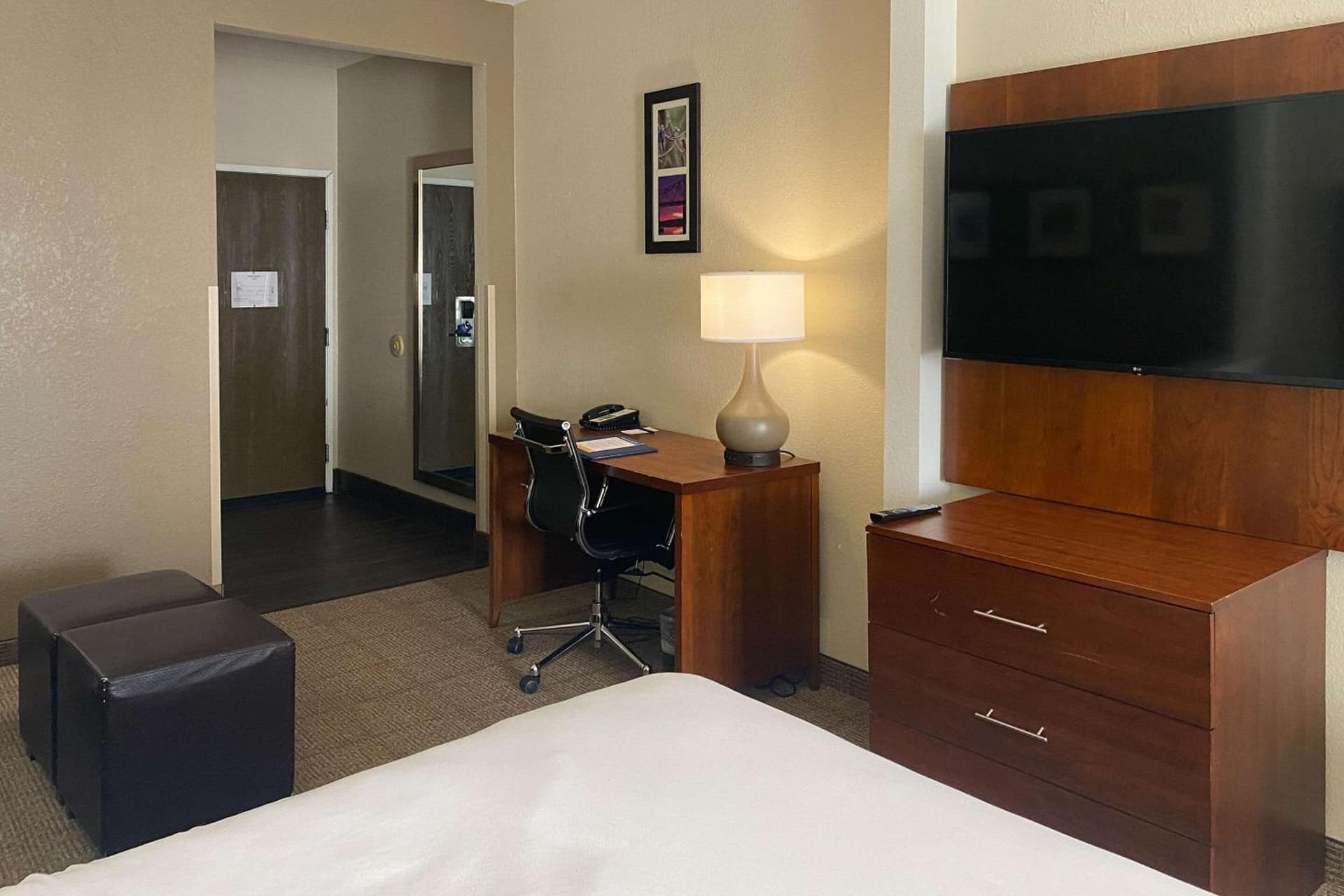 Comfort Suites Peoria I-74 gallery photo in Peoria, IL — image 28