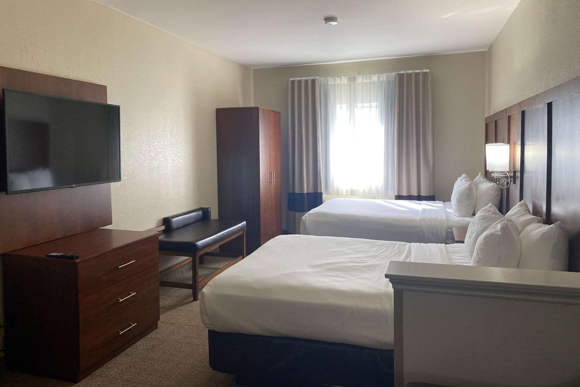 Comfort Suites Peoria I-74 gallery photo in Peoria, IL — image 15