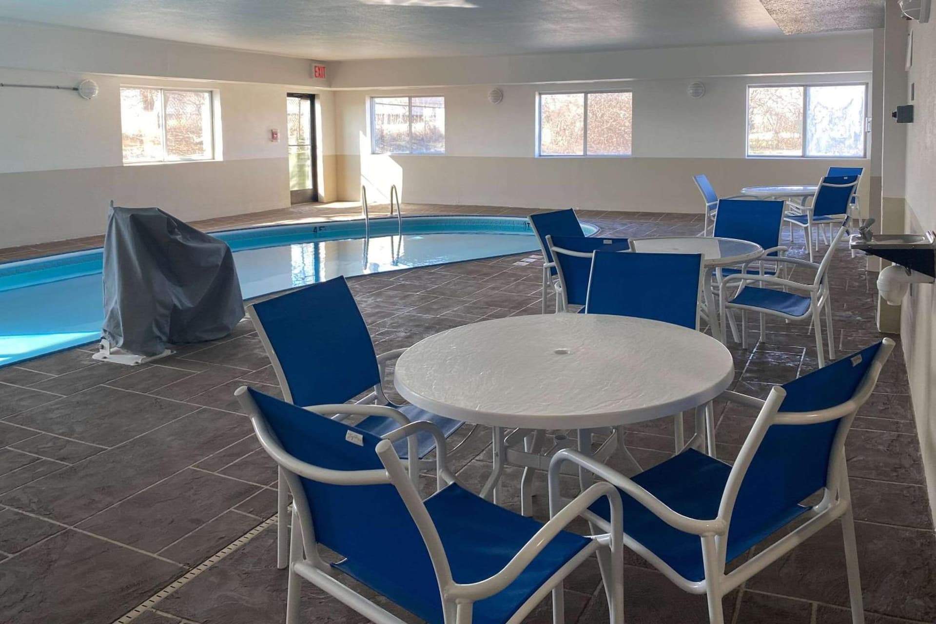 Comfort Suites Peoria I-74 gallery photo in Peoria, IL — image 23