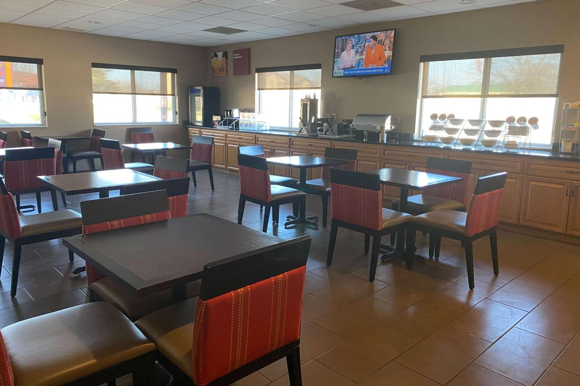 Comfort Suites Peoria I-74 gallery photo in Peoria, IL — image 42