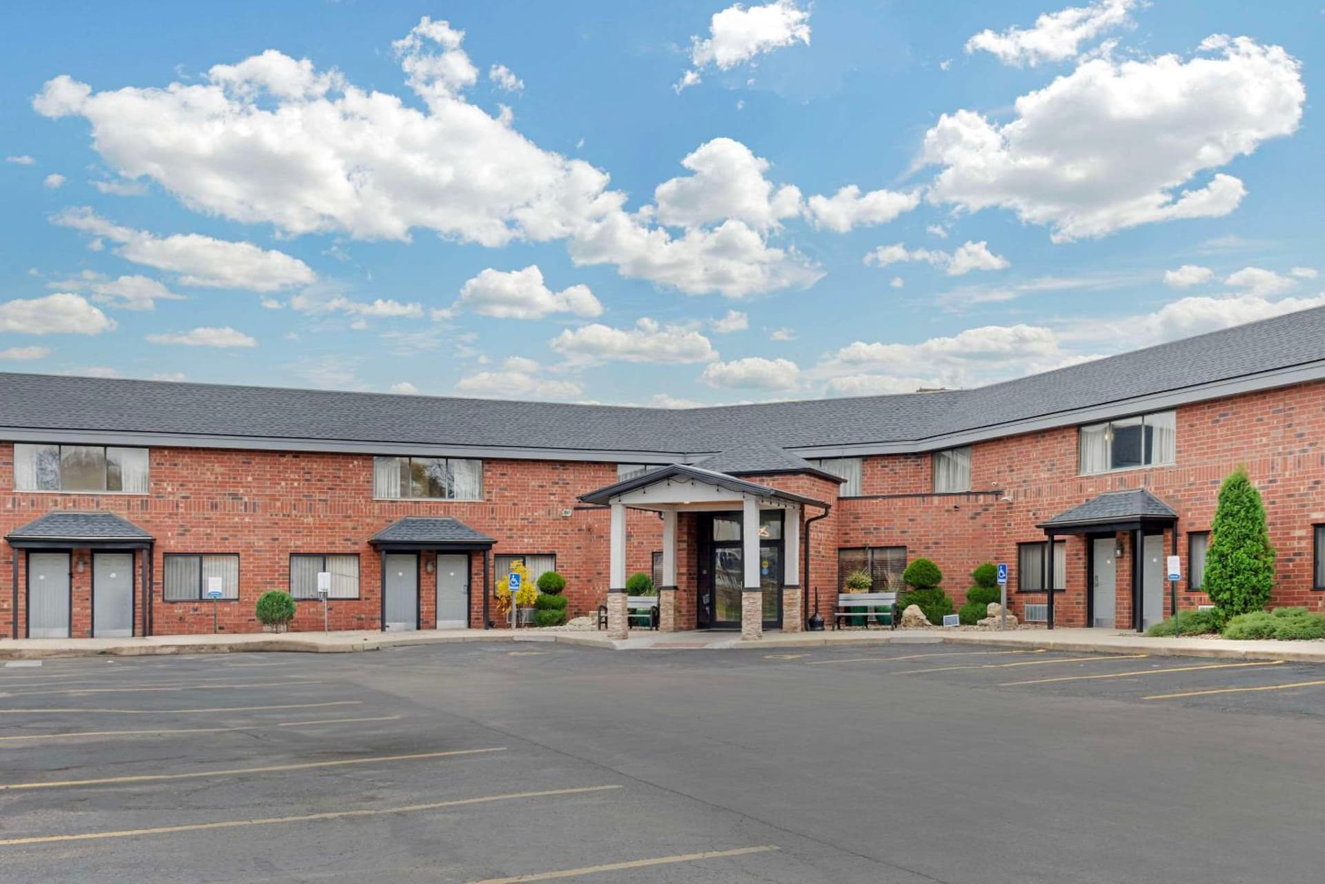 Quality Inn & Suites Mayo Clinic Area exterior or lobby in Rochester, MN — main listing photo
