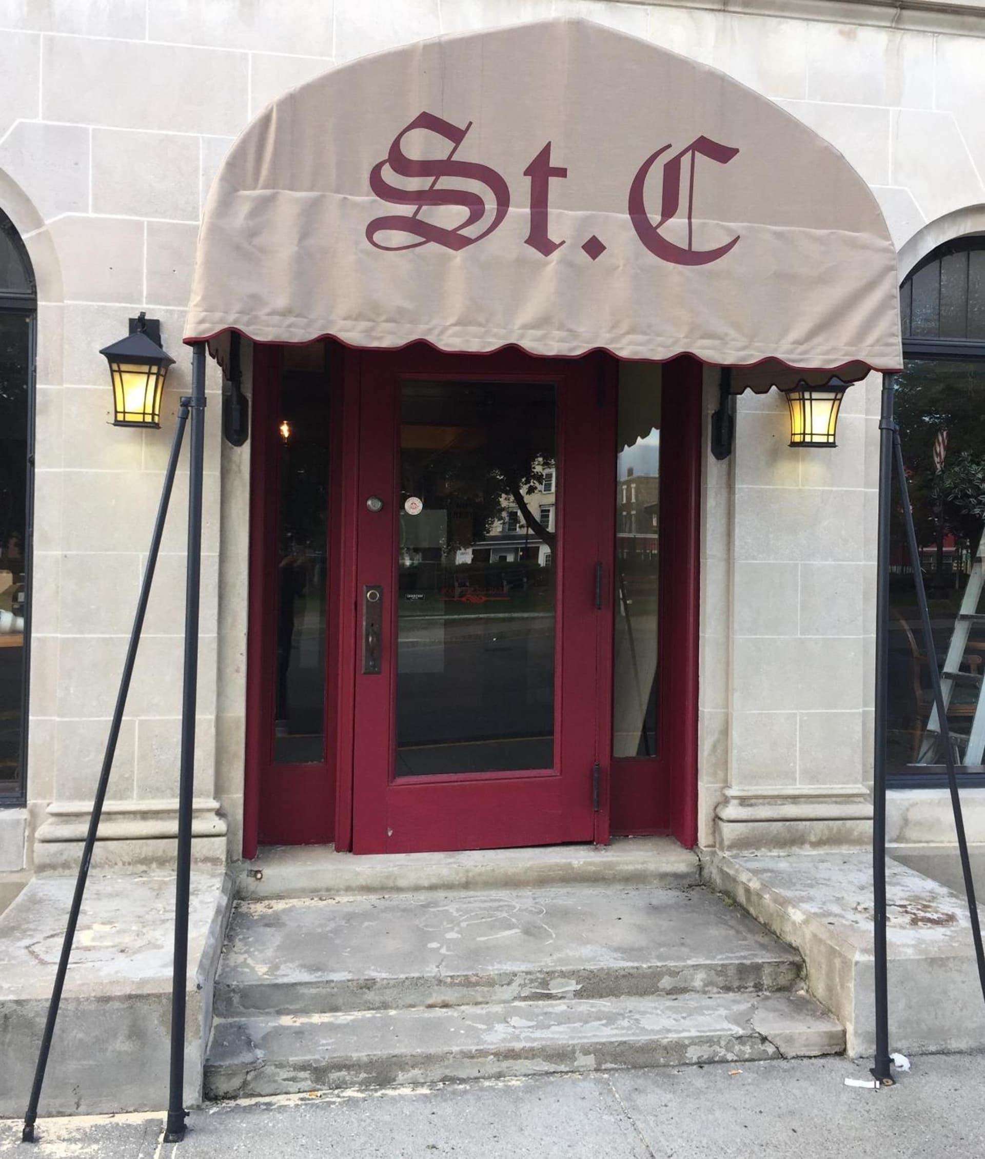 St Charles Hotel Downtown Hudson interior in Hudson, NY — gallery photo 2