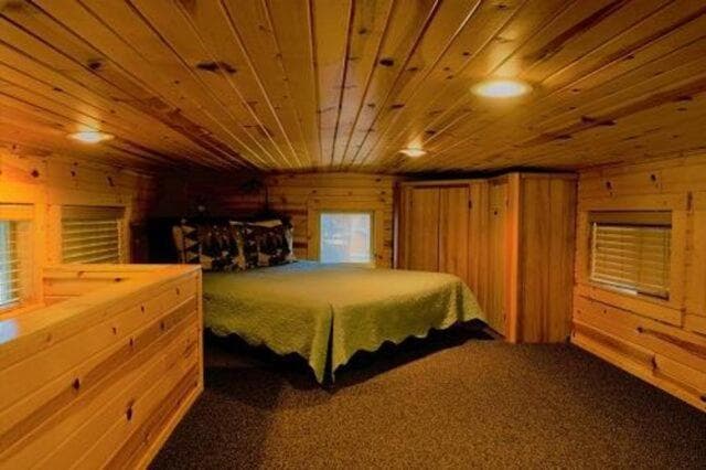 Cold Springs Resort interior in Camp Sherman, OR — gallery photo 2