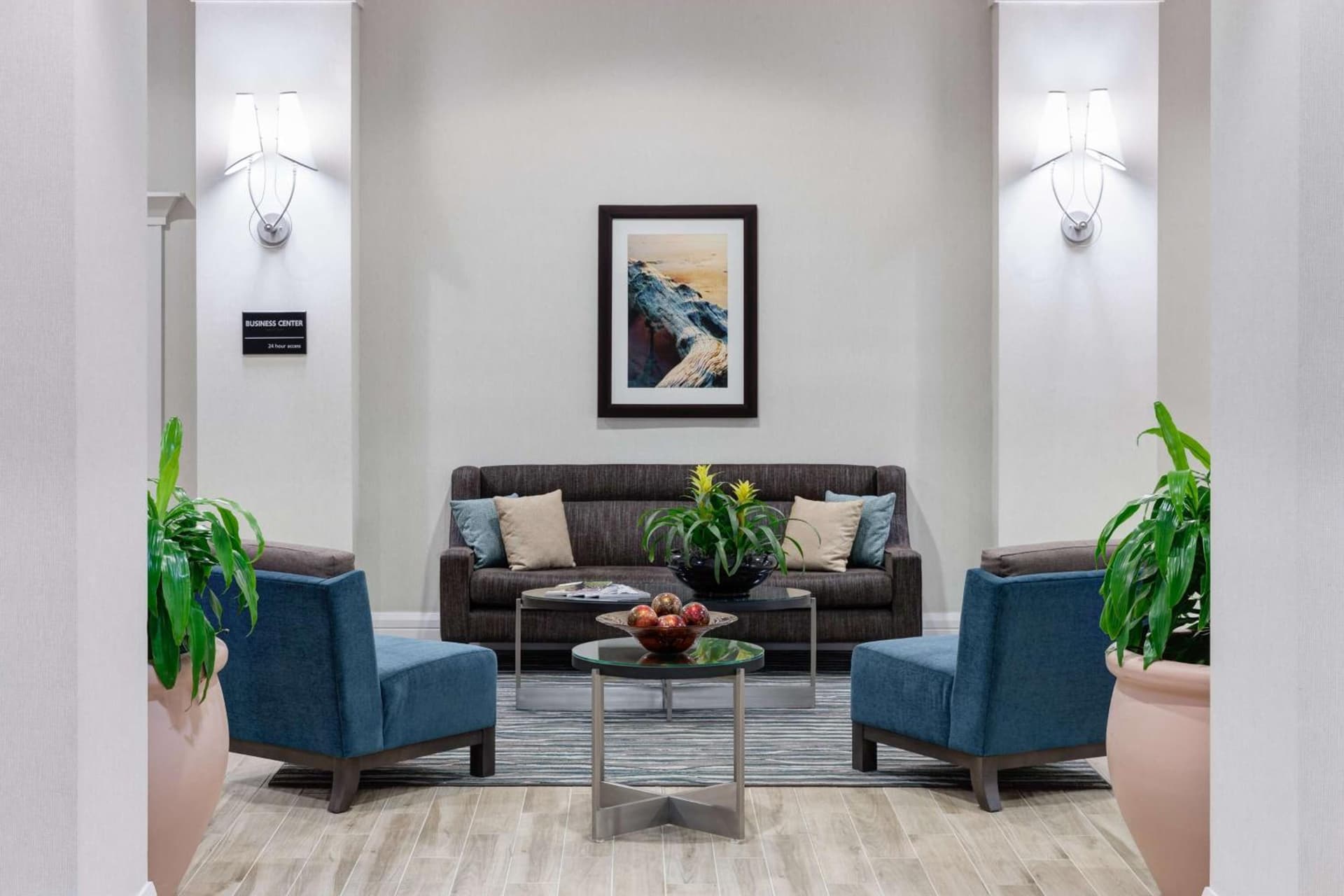 Hampton Inn Fort Lauderdale Downtown Las Olas Area gallery photo in Fort Lauderdale, FL — image 4