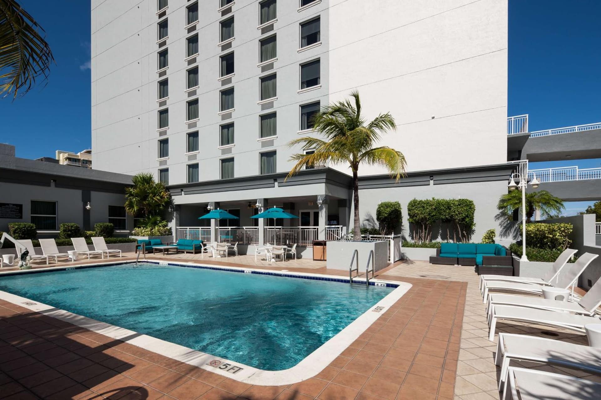 Hampton Inn Fort Lauderdale Downtown Las Olas Area gallery photo in Fort Lauderdale, FL — image 18