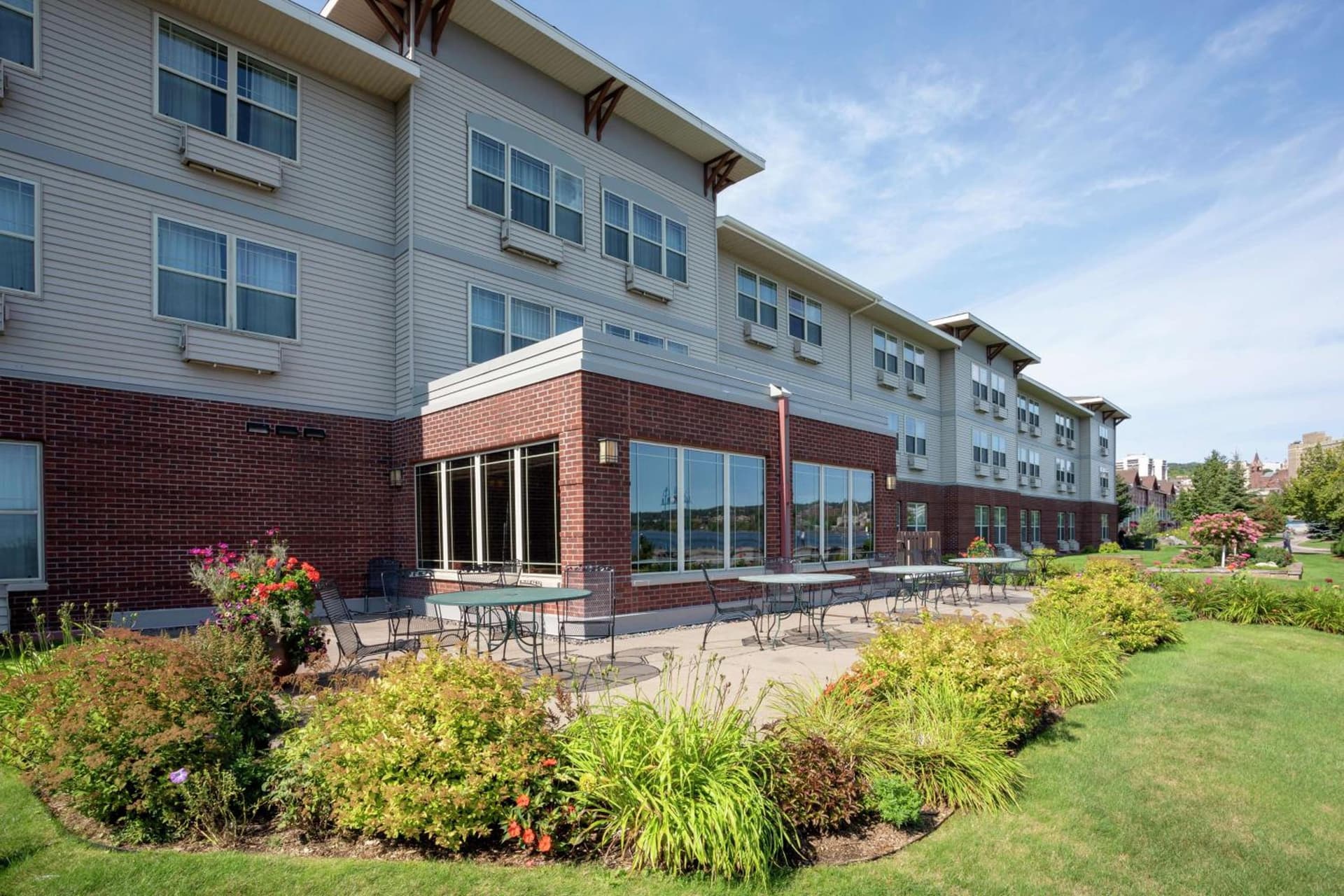 Hampton Inn Duluth-Canal Park property views in Duluth, MN — gallery photo 3