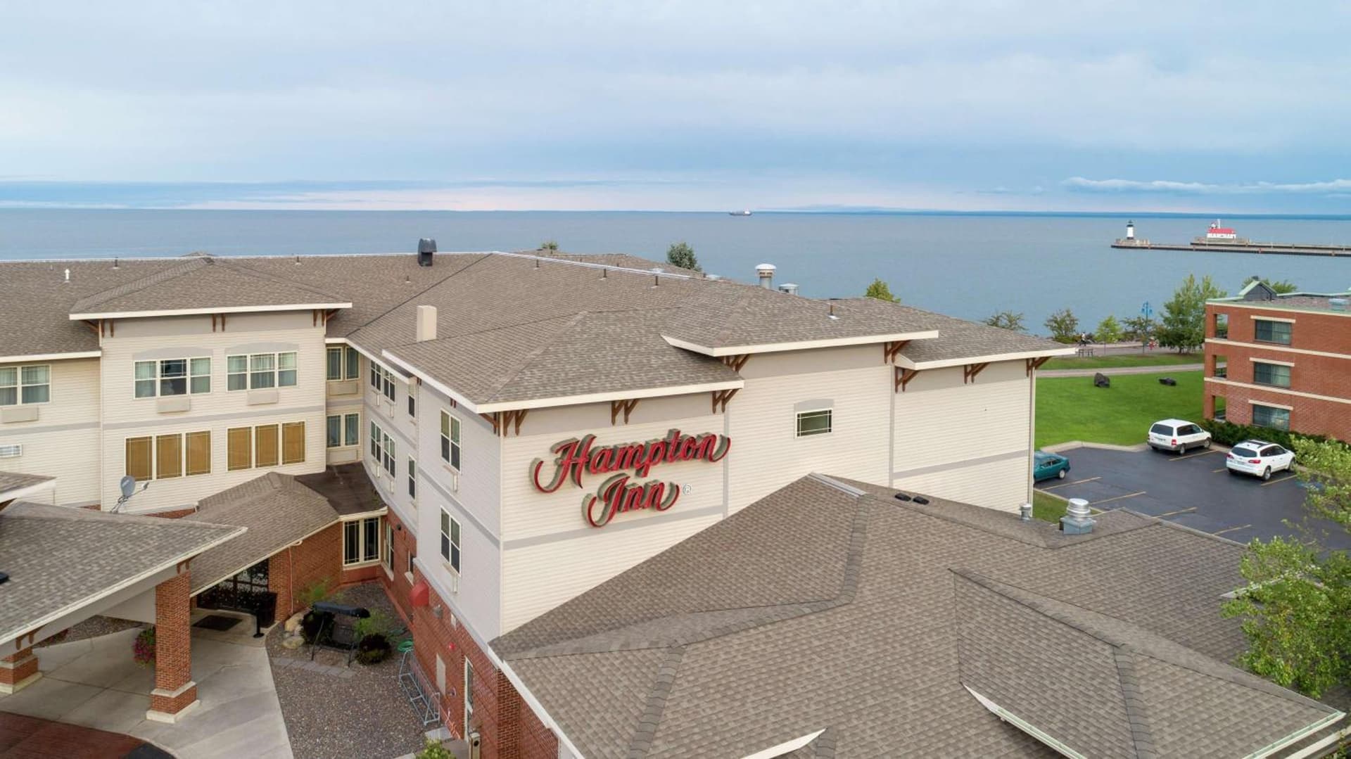 Hampton Inn Duluth-Canal Park interior in Duluth, MN — gallery photo 2