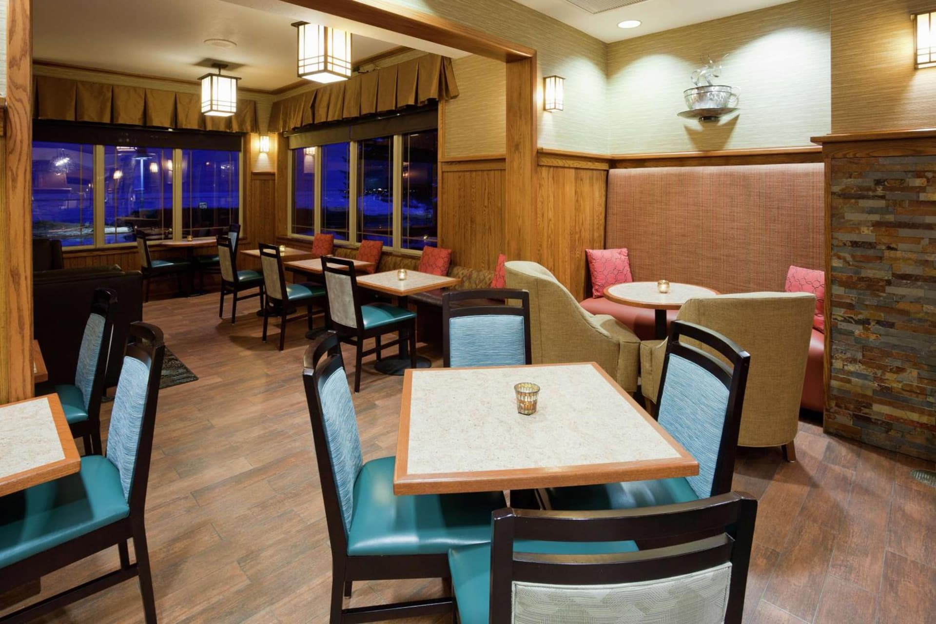Hampton Inn Duluth-Canal Park gallery photo in Duluth, MN — image 23