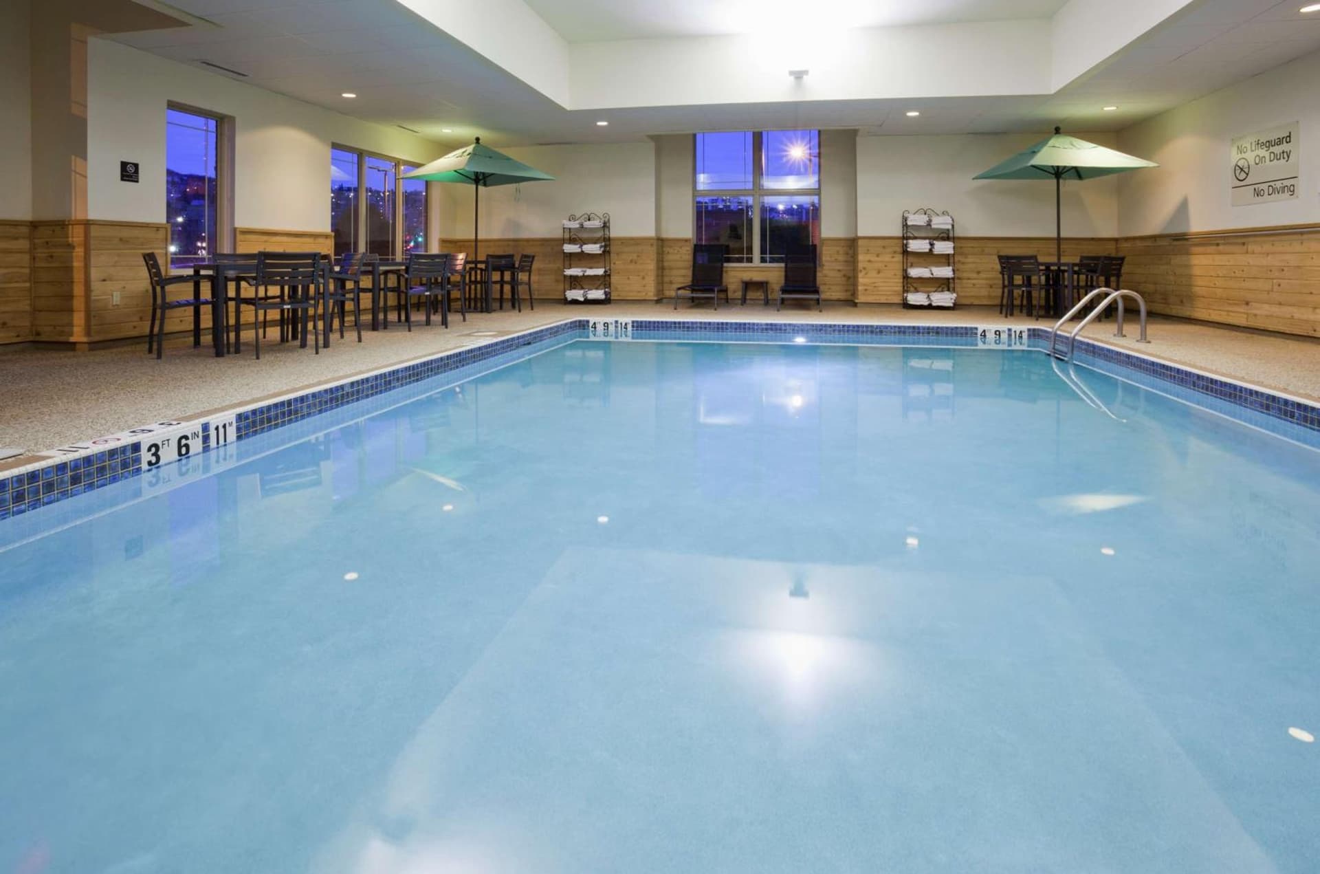 Hampton Inn Duluth-Canal Park gallery photo in Duluth, MN — image 51