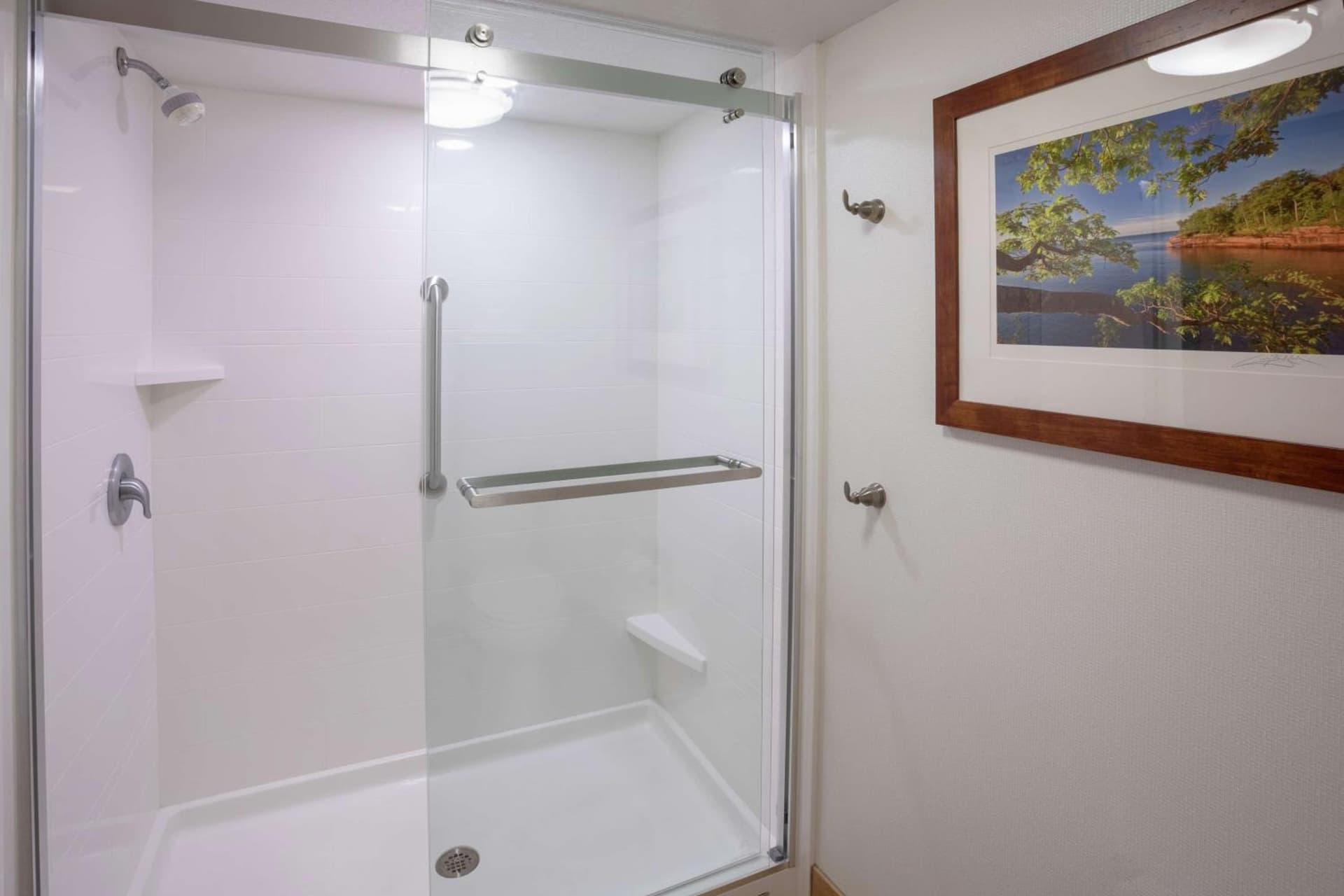 Hampton Inn Duluth-Canal Park gallery photo in Duluth, MN — image 10