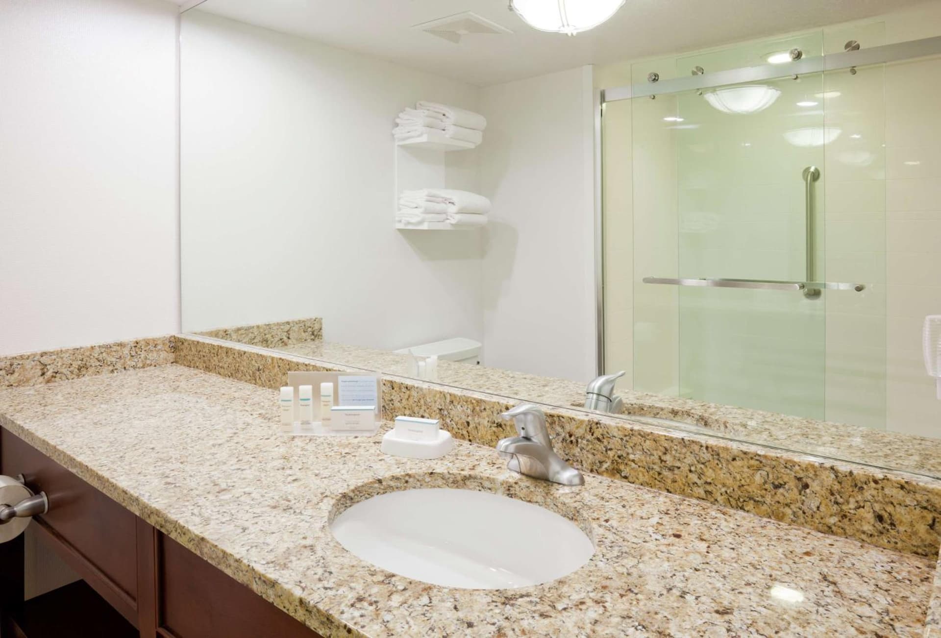 Hampton Inn Duluth-Canal Park gallery photo in Duluth, MN — image 32