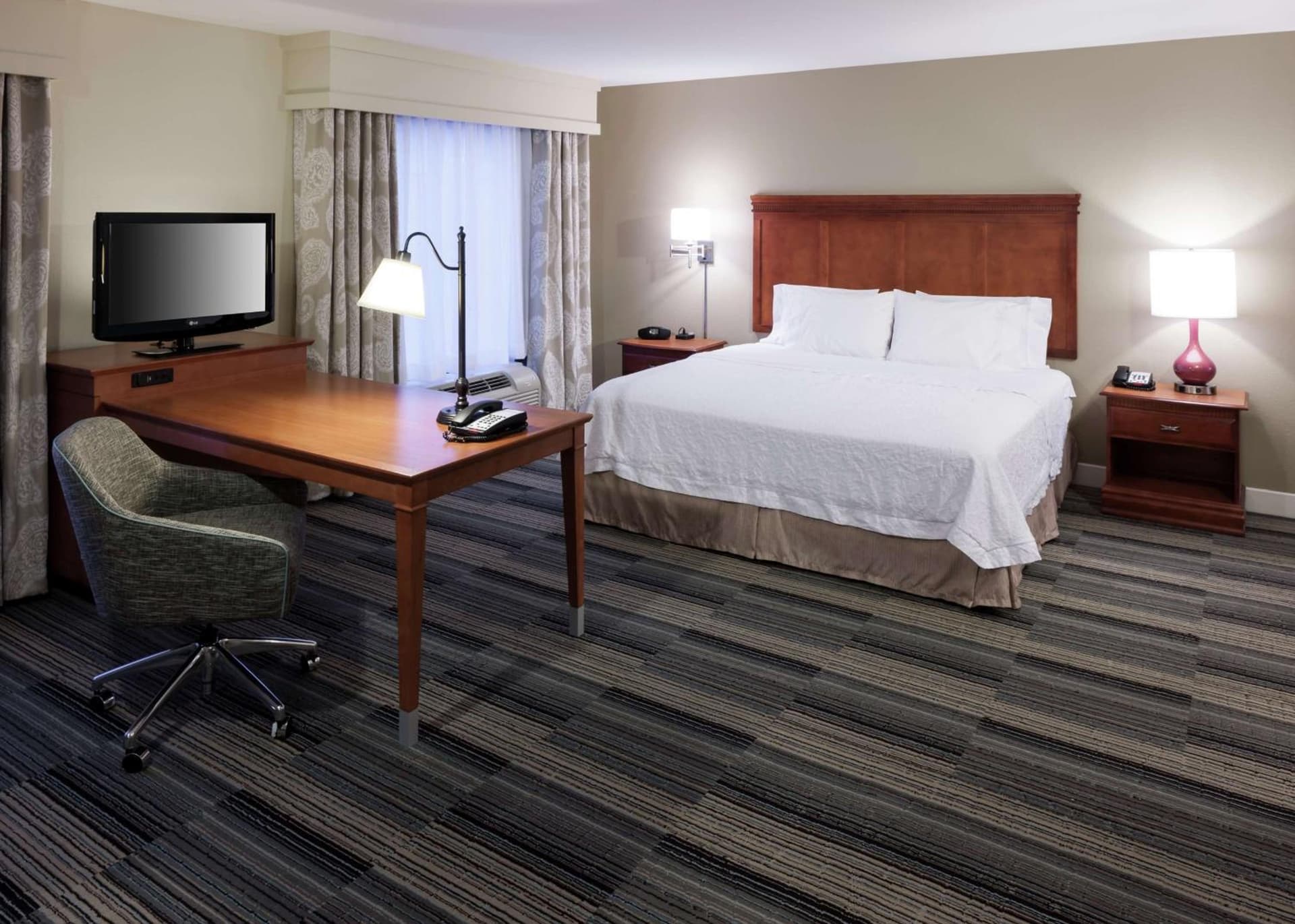 Hampton Inn & Suites Davenport gallery photo in Davenport, IA — image 4