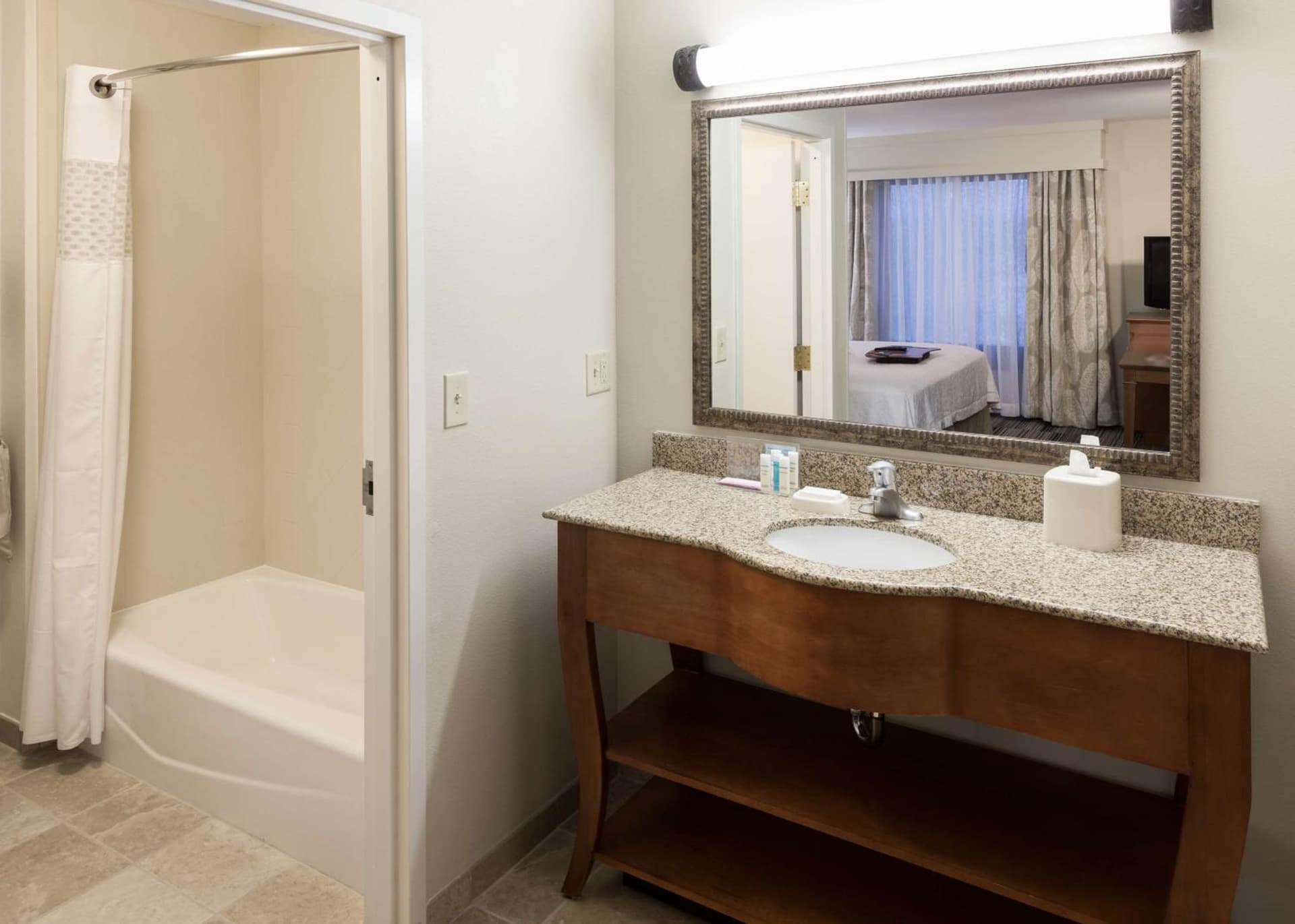 Hampton Inn & Suites Davenport property views in Davenport, IA — gallery photo 3