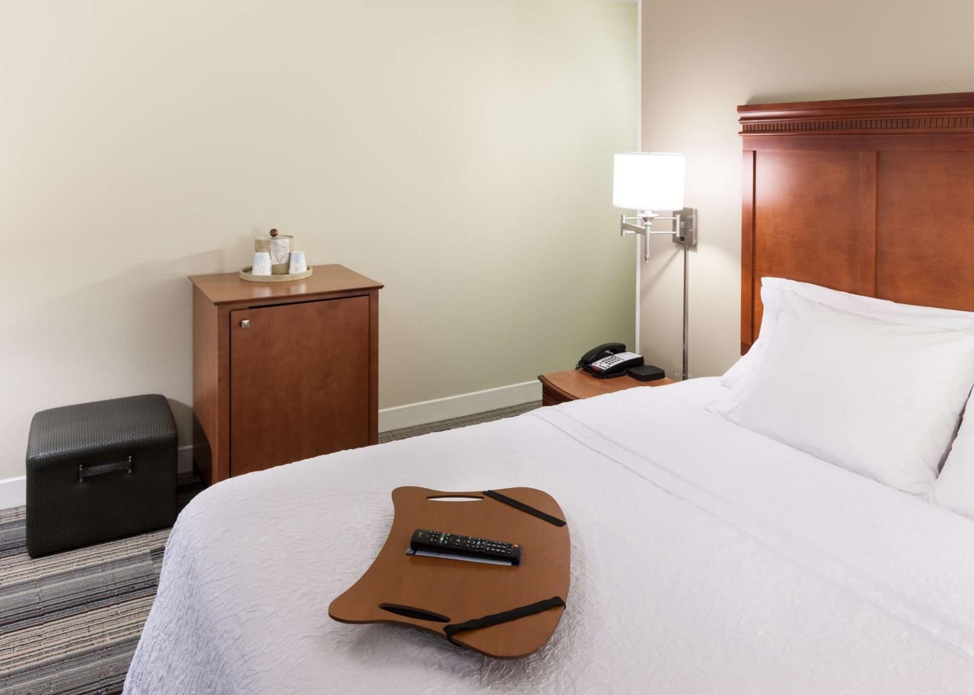 Hampton Inn & Suites Davenport interior in Davenport, IA — gallery photo 2
