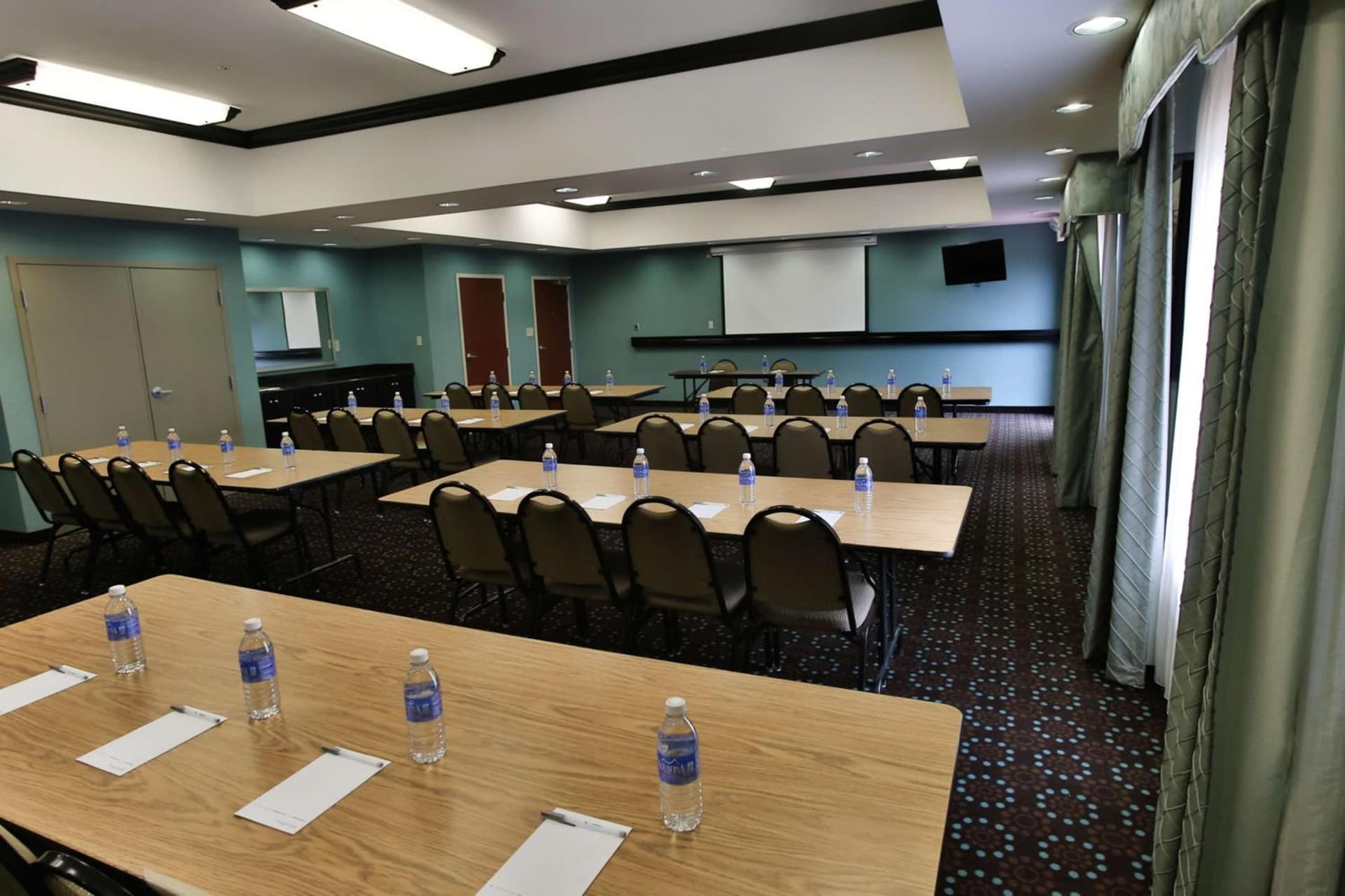 Hampton Inn & Suites Middlebury gallery photo in Middlebury, IN — image 22