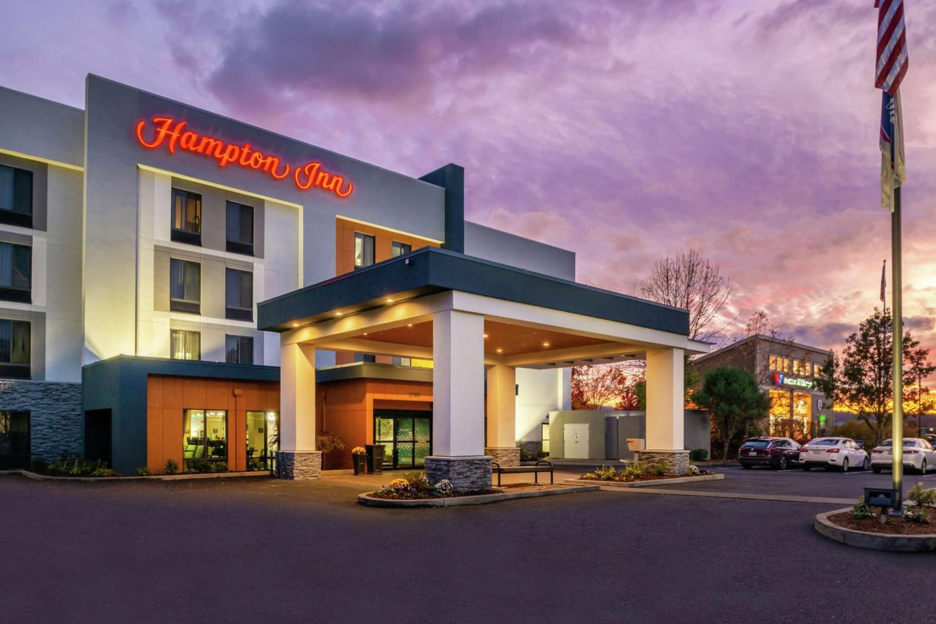 Hampton Inn Eugene property views in Eugene, OR — gallery photo 3