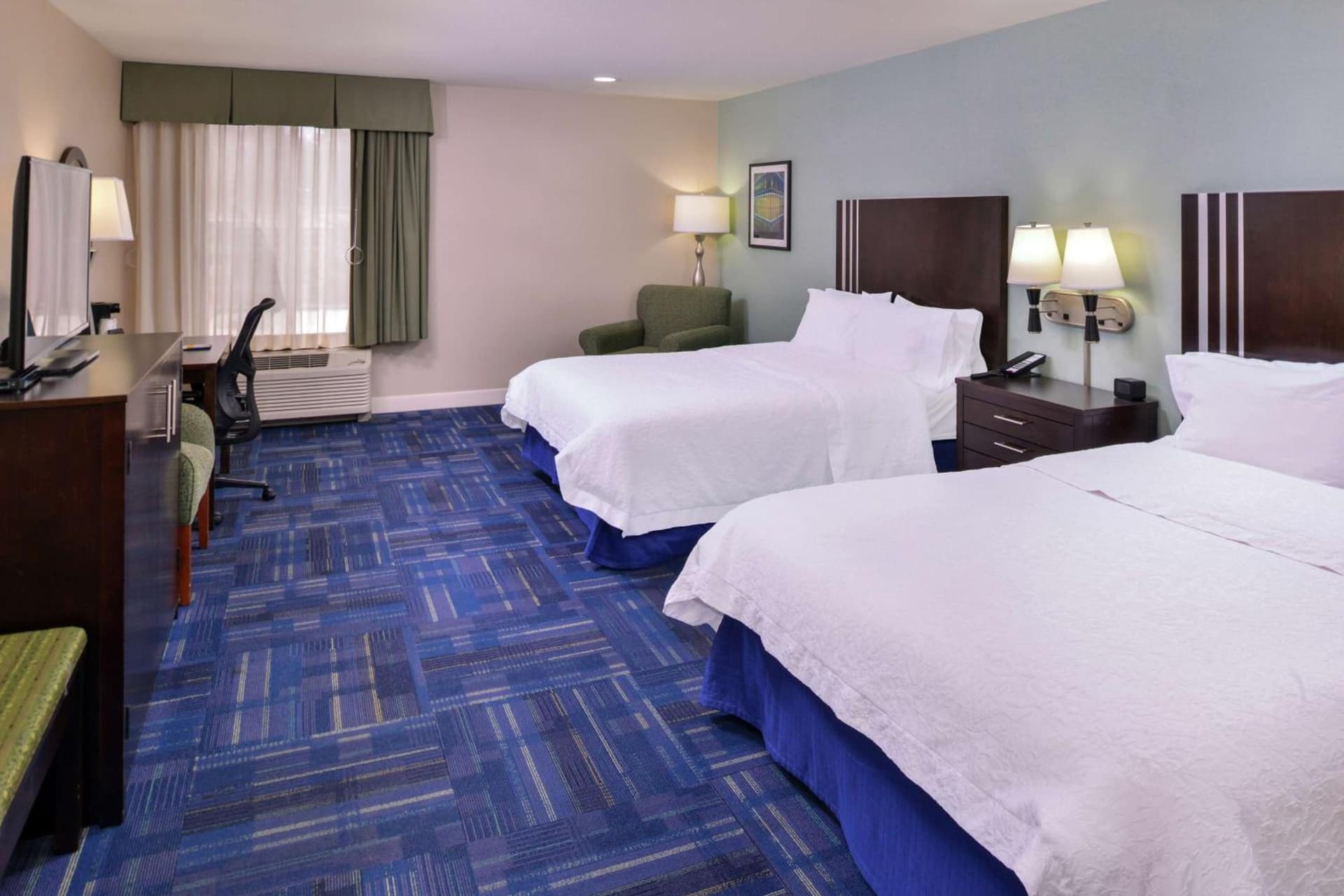 Hampton Inn Eugene interior in Eugene, OR — gallery photo 2