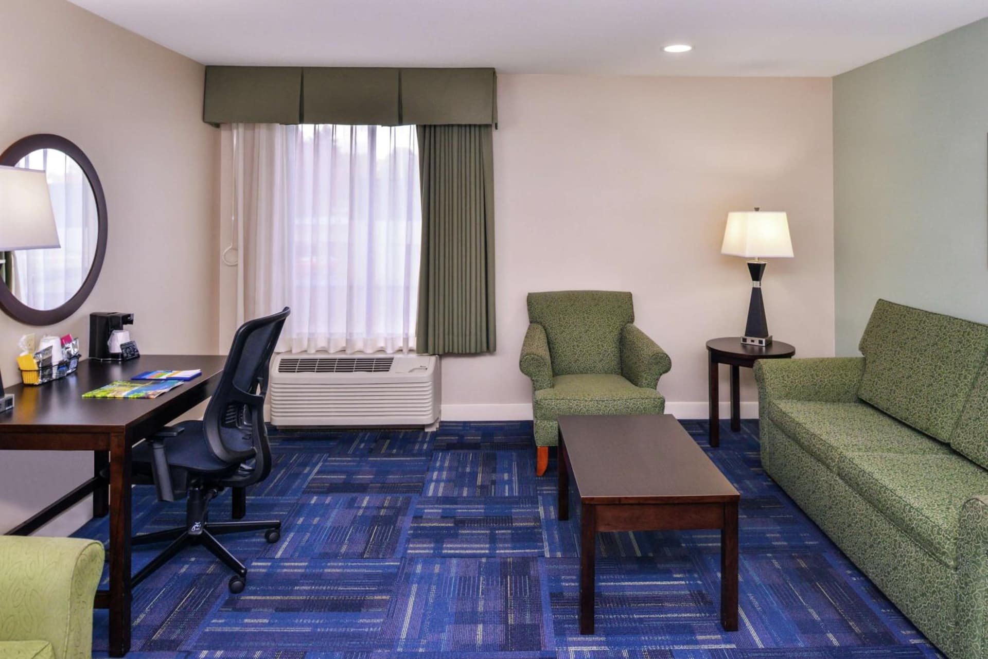 Hampton Inn Eugene property views in Eugene, OR — gallery photo 3