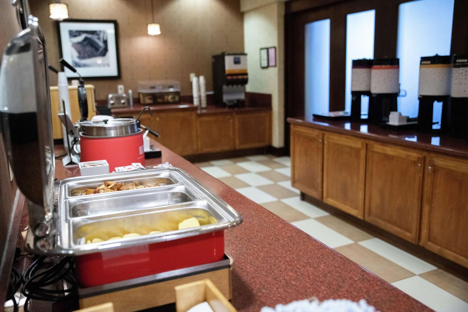 Hampton Inn & Suites Fresno interior in Fresno, CA — gallery photo 2
