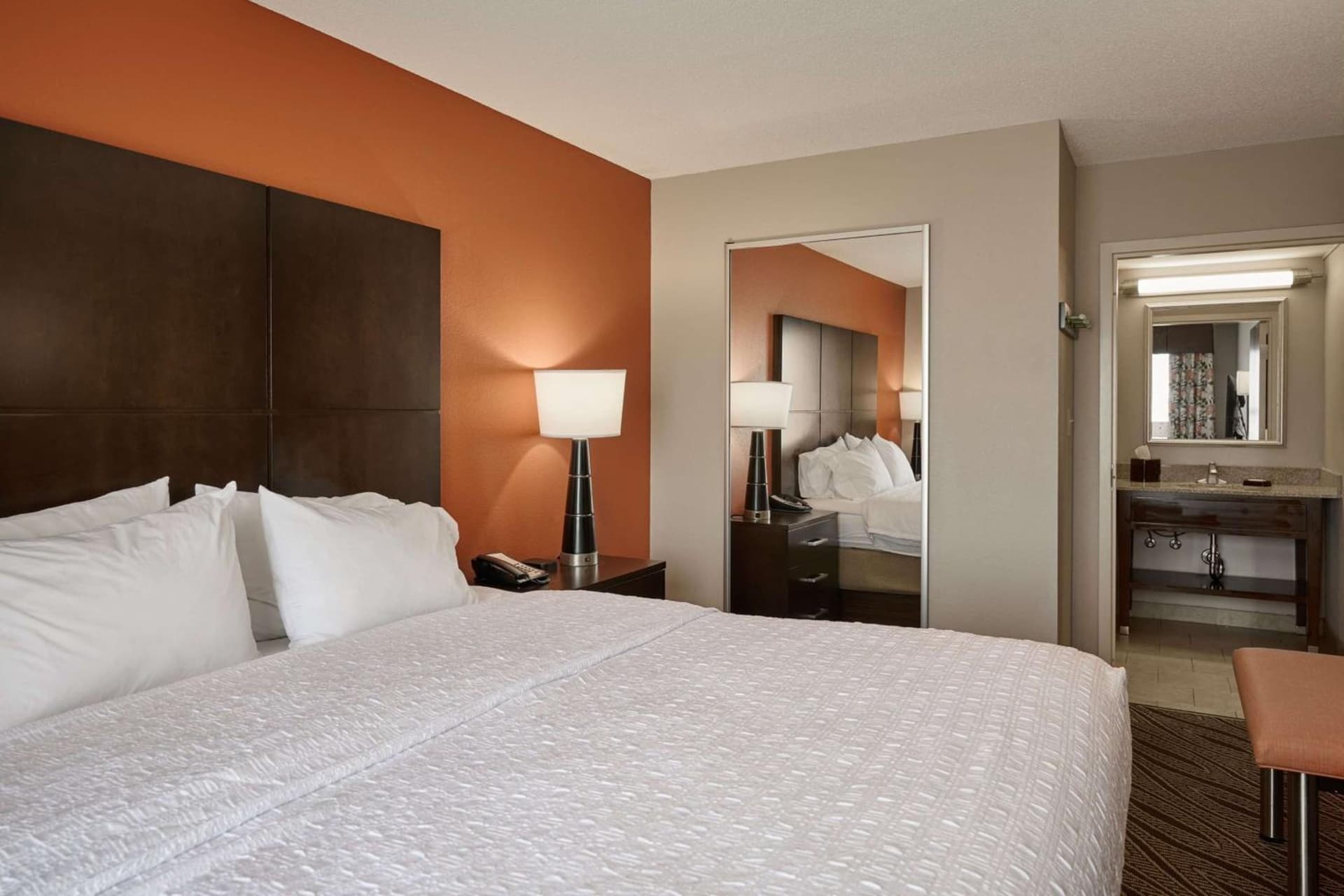 Hampton Inn Evansville Airport interior in Evansville, IN — gallery photo 2