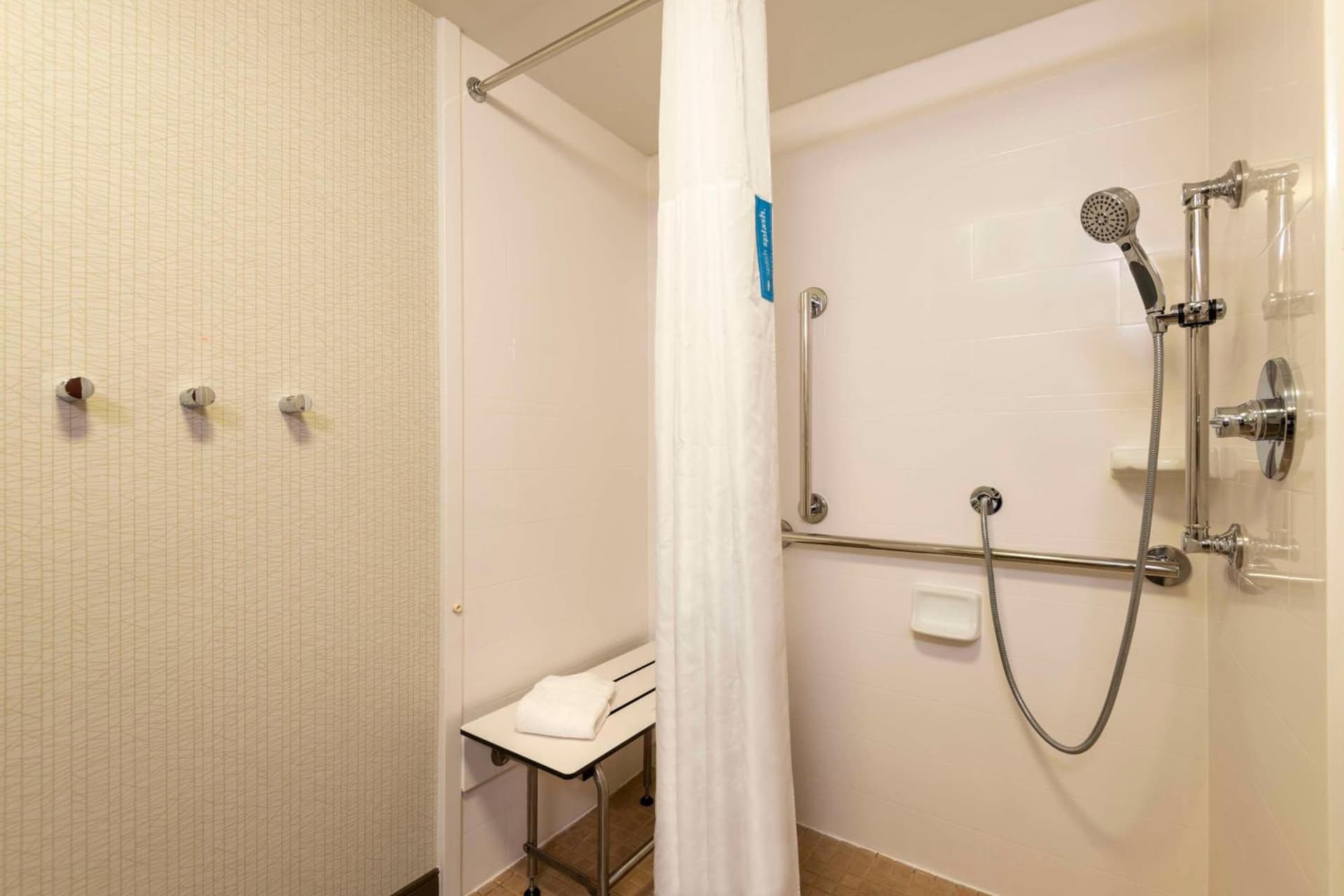 Hampton Inn & Suites Fort Myers-Colonial Boulevard gallery photo in Fort Myers, FL — image 32