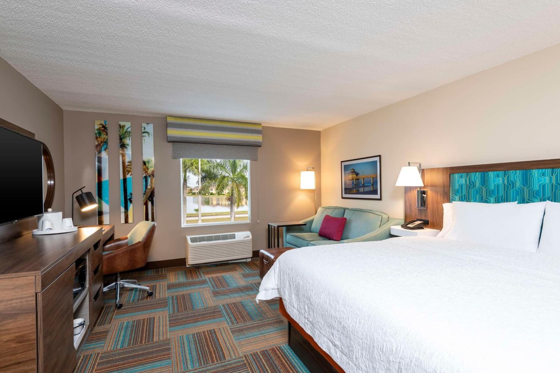 Hampton Inn & Suites Fort Myers-Colonial Boulevard gallery photo in Fort Myers, FL — image 40