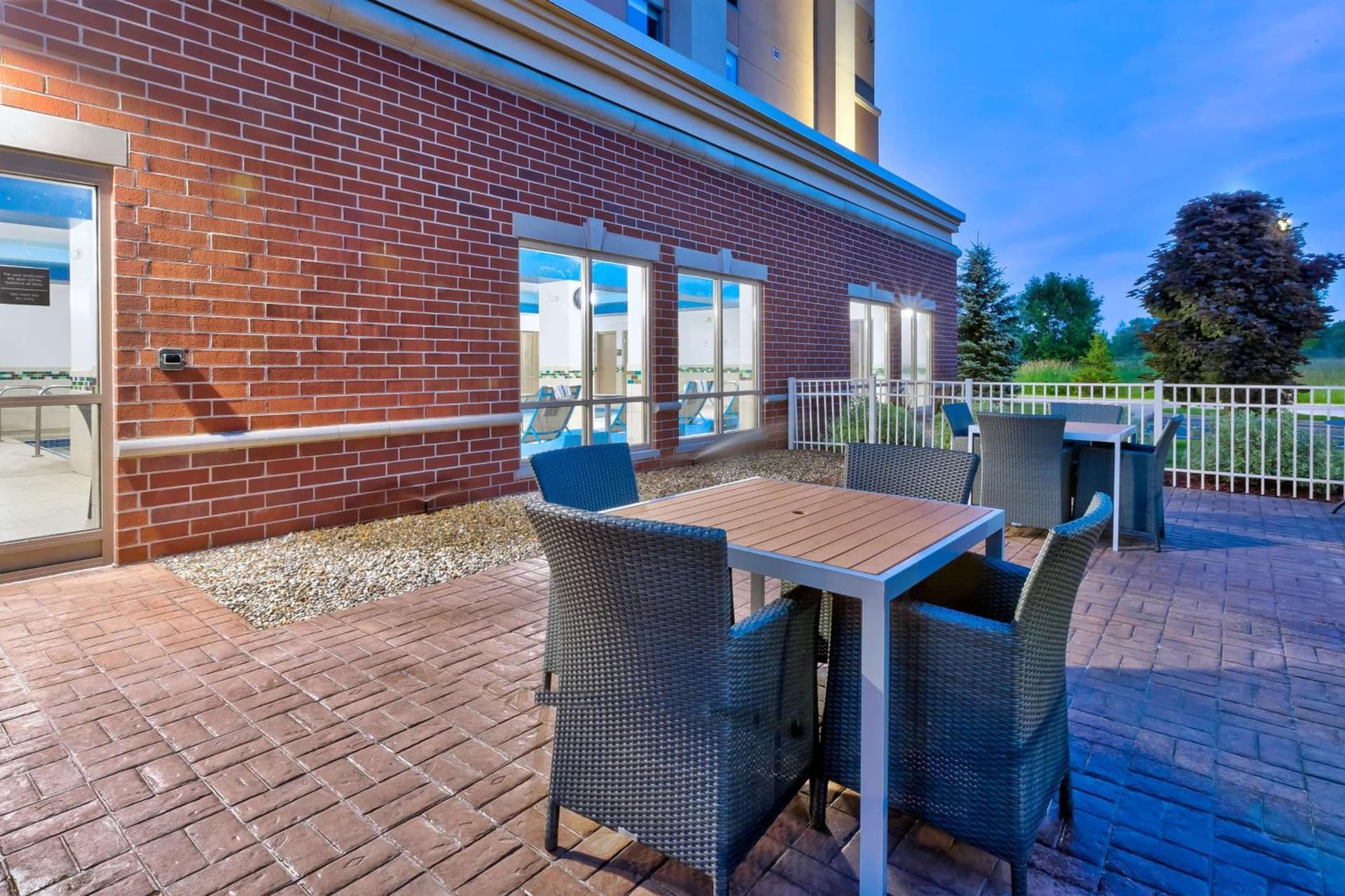 Hampton Inn and Suites Flint/Grand Blanc interior in Flint, MI — gallery photo 2
