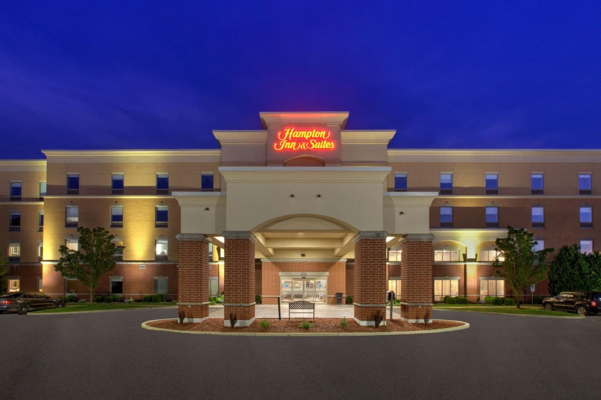 Hampton Inn and Suites Flint/Grand Blanc property views in Flint, MI — gallery photo 3