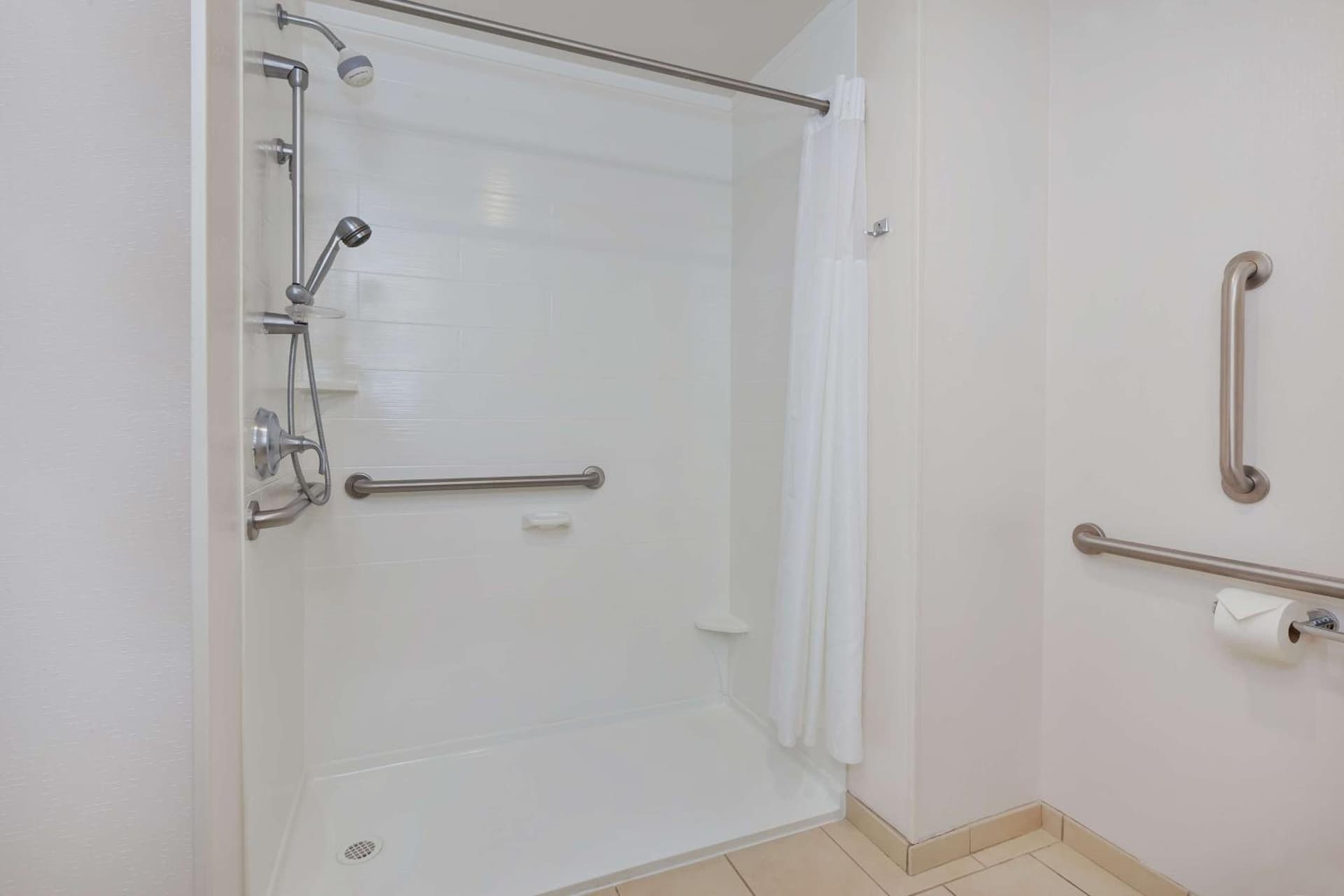 Hampton Inn and Suites Flint/Grand Blanc gallery photo in Flint, MI — image 7