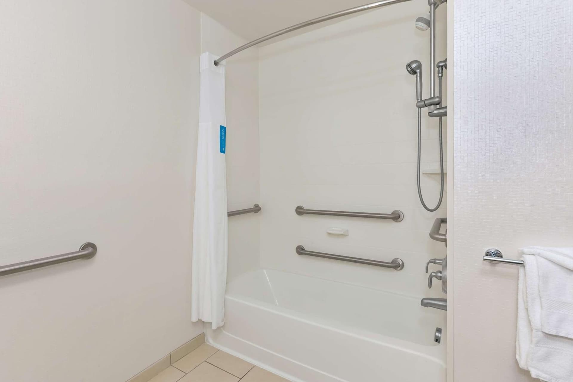 Hampton Inn and Suites Flint/Grand Blanc gallery photo in Flint, MI — image 27