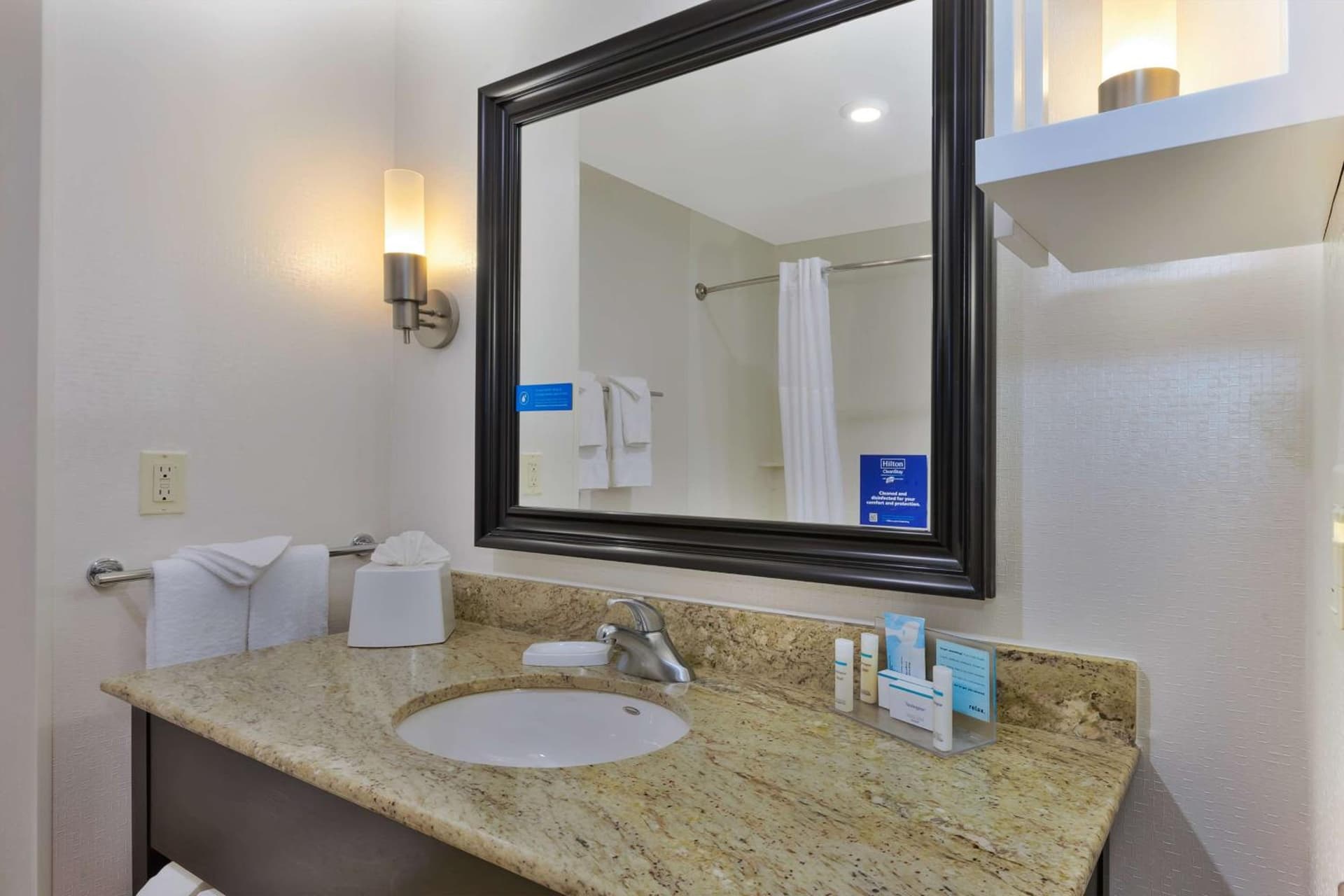 Hampton Inn and Suites Flint/Grand Blanc gallery photo in Flint, MI — image 15